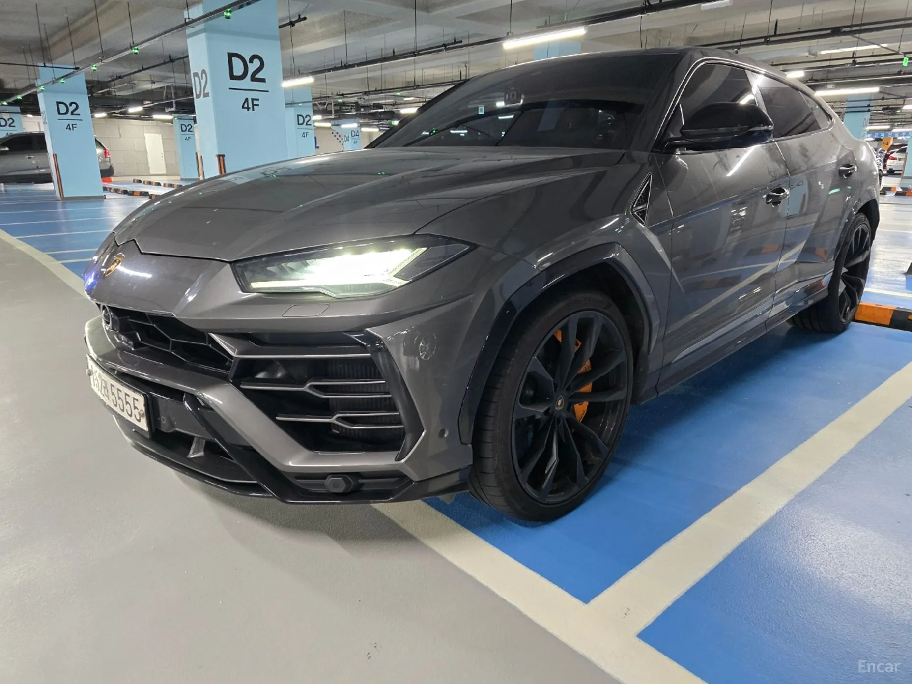 Lamborghini Urus превью 2