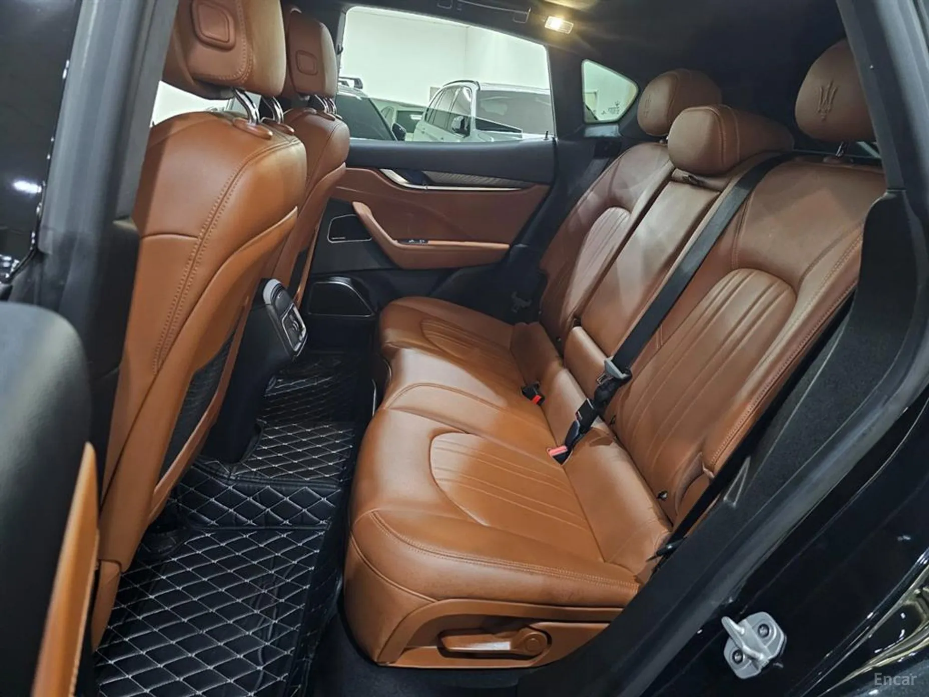 Maserati Levante превью 11
