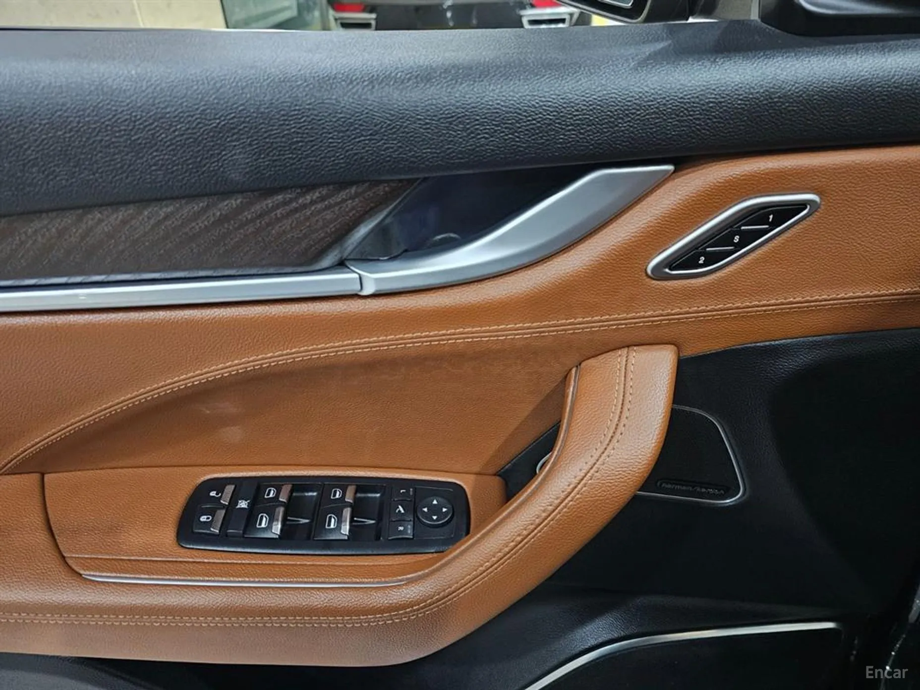 Maserati Levante превью 16