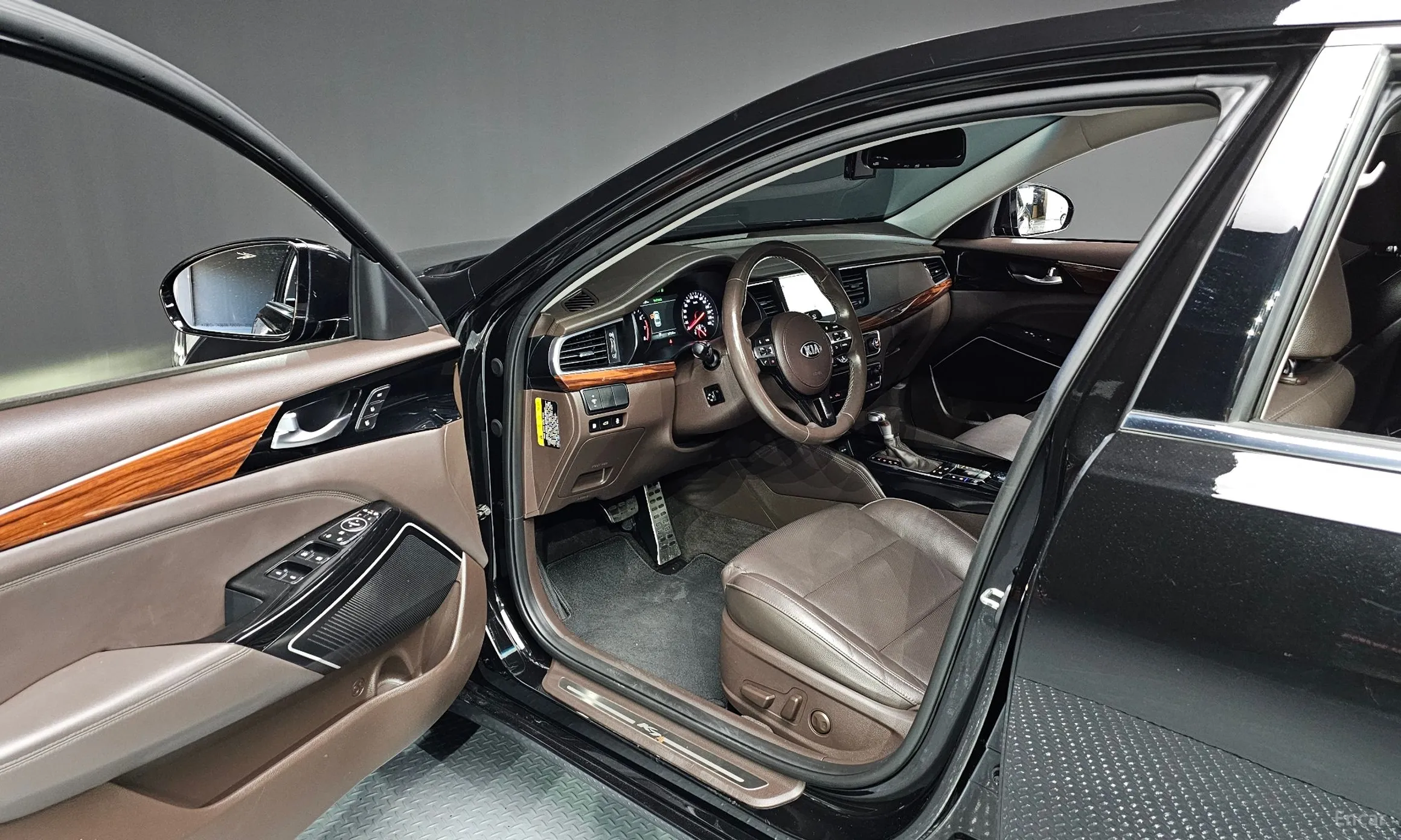 Kia K7 превью 10
