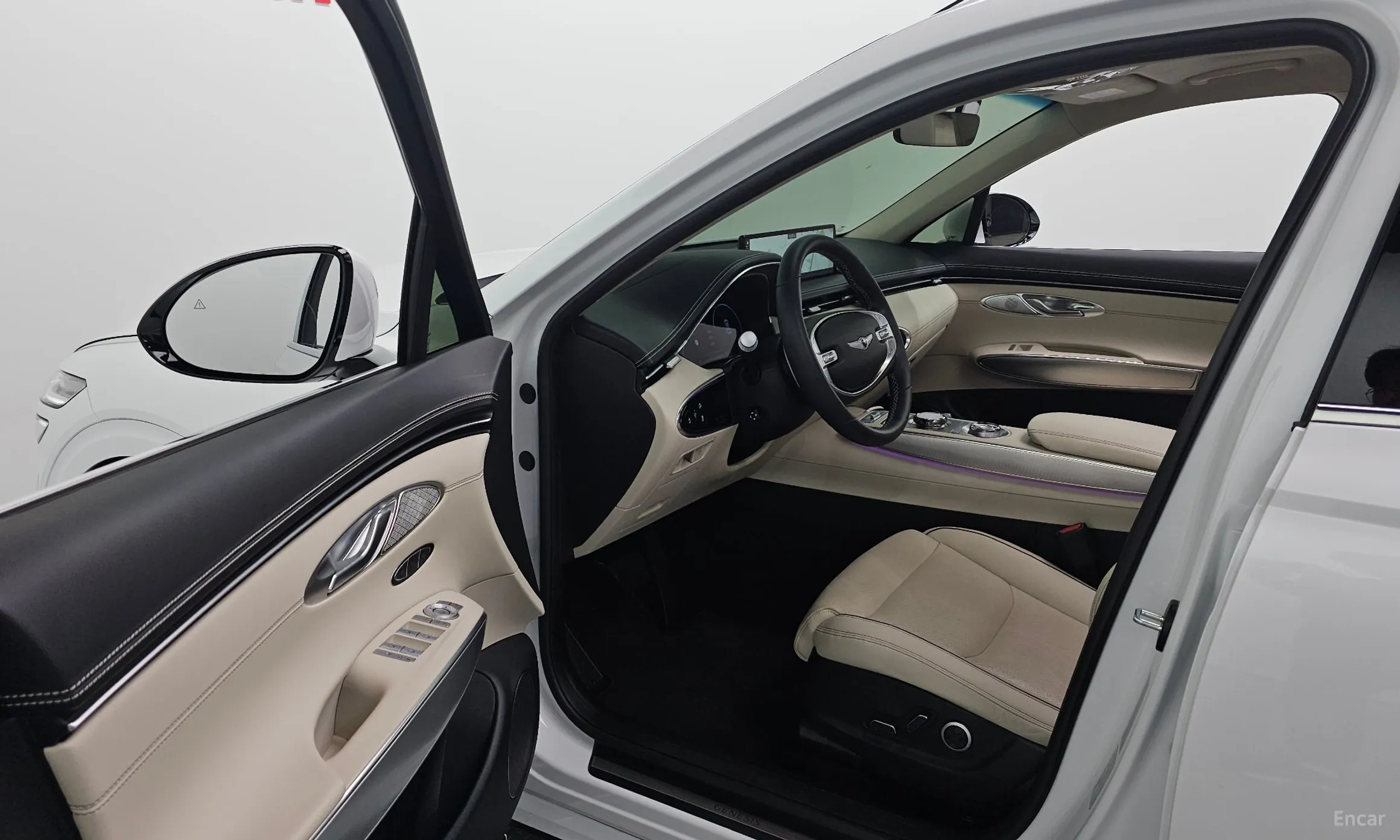 Genesis GV70 превью 10