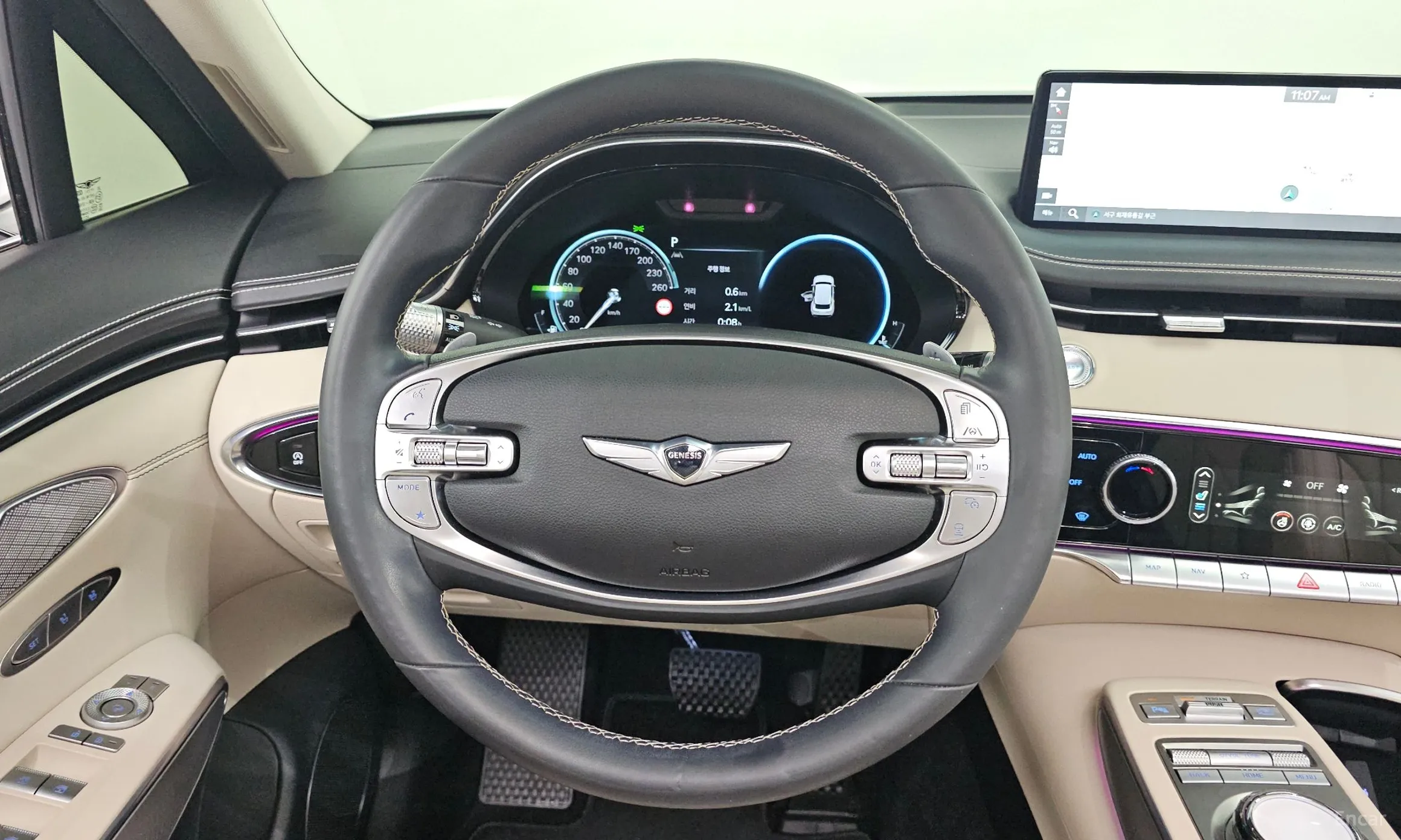 Genesis GV70 превью 13