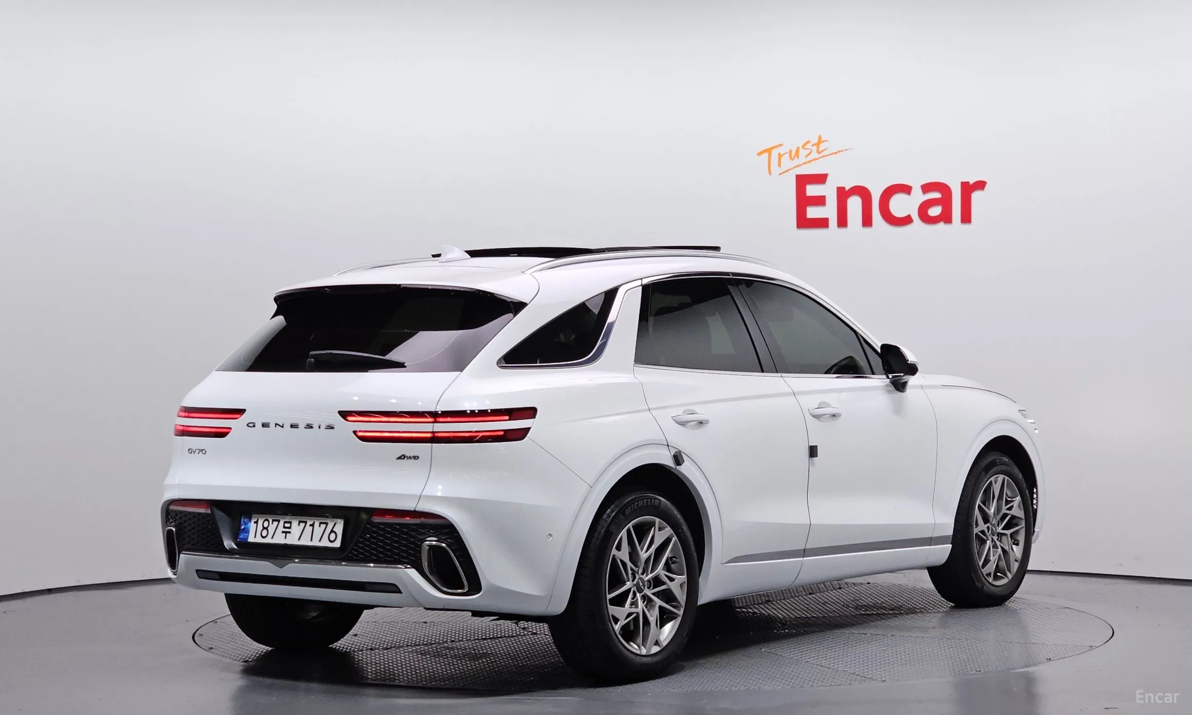 Genesis GV70 превью 2