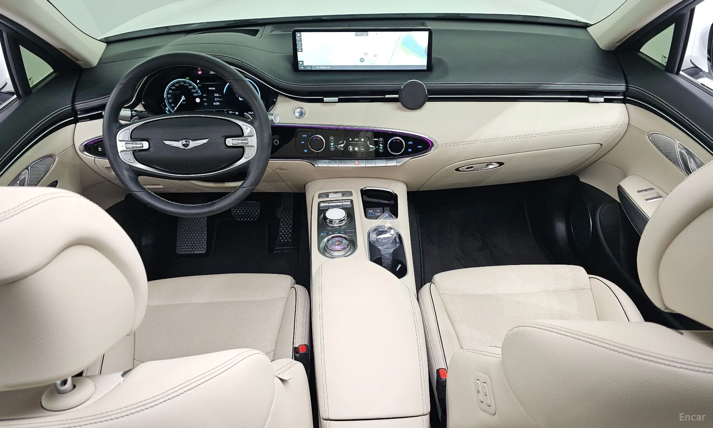 Genesis GV70 превью 7