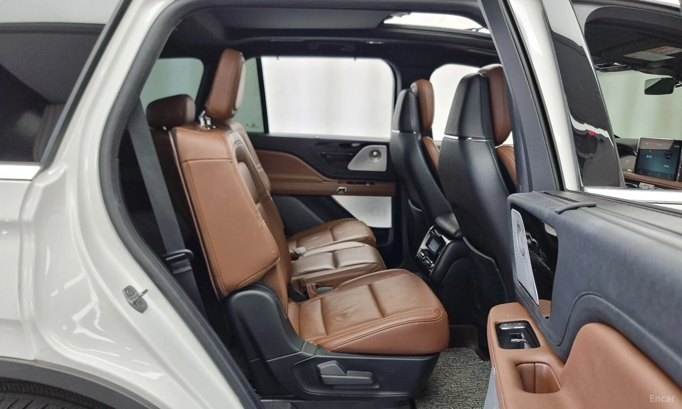 Lincoln Aviator 2nd Generation превью 12