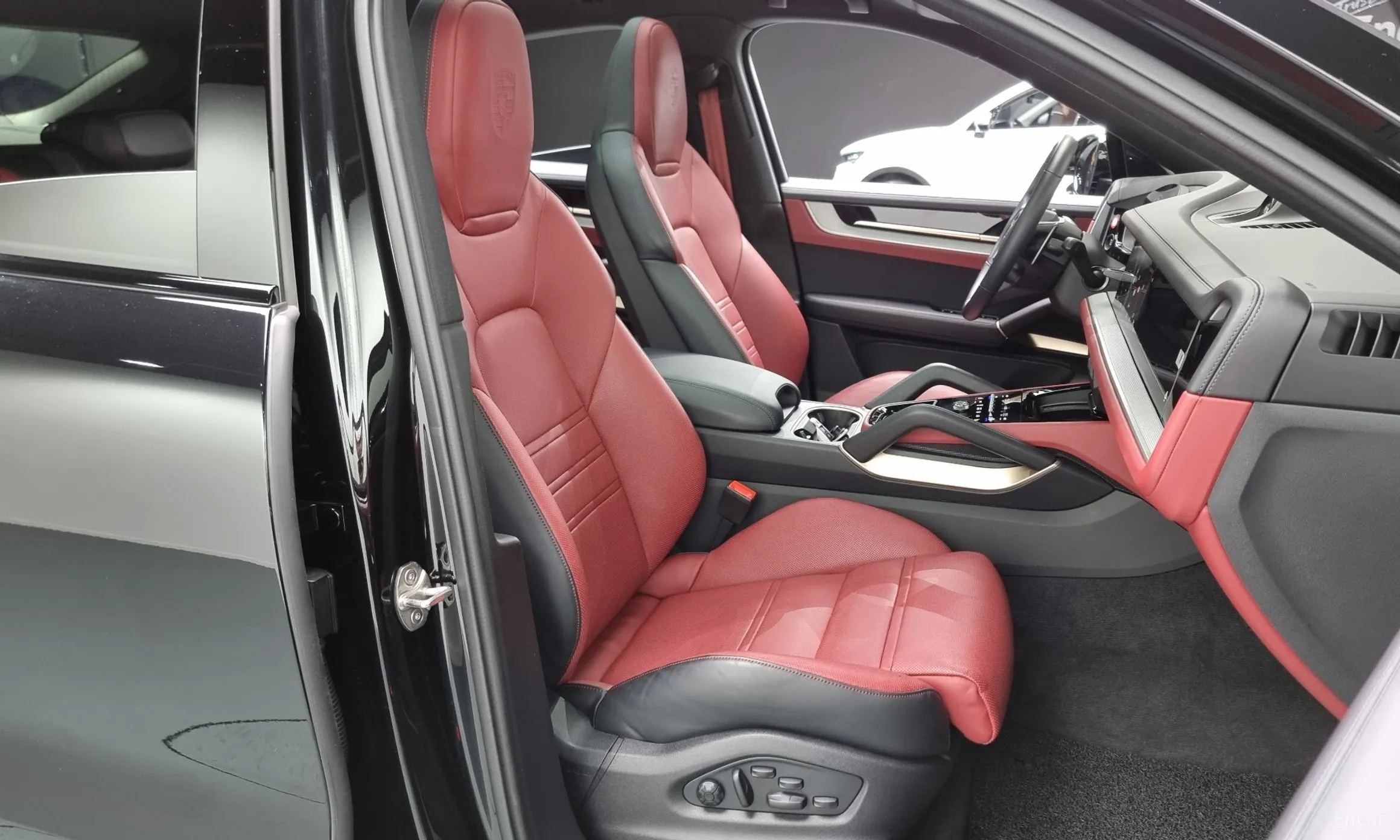 Porsche Cayenne (PO536) превью 10