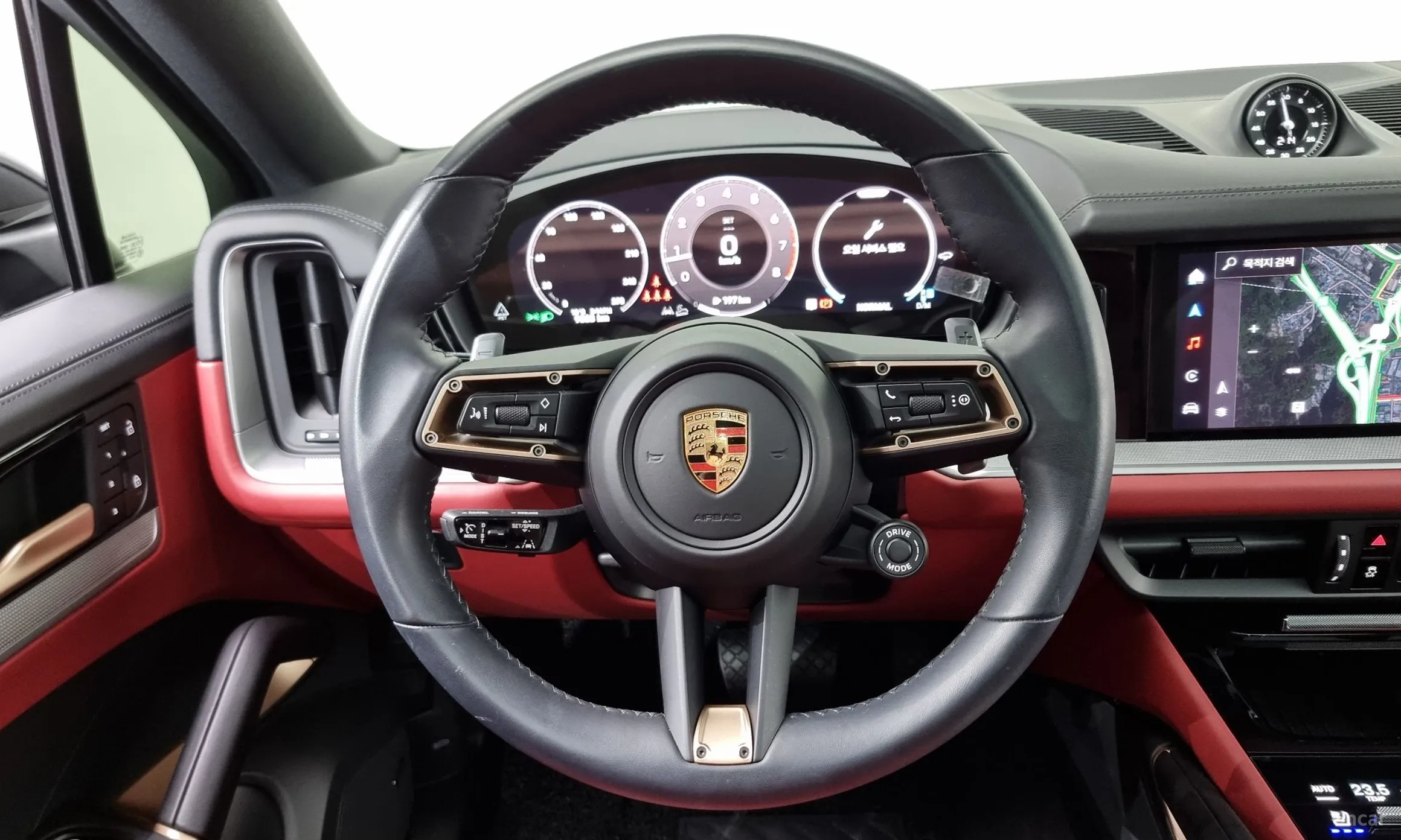 Porsche Cayenne (PO536) превью 12