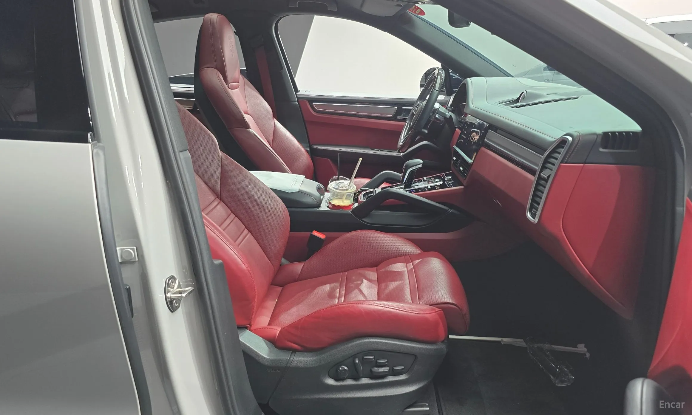 Porsche Cayenne (PO536) превью 10