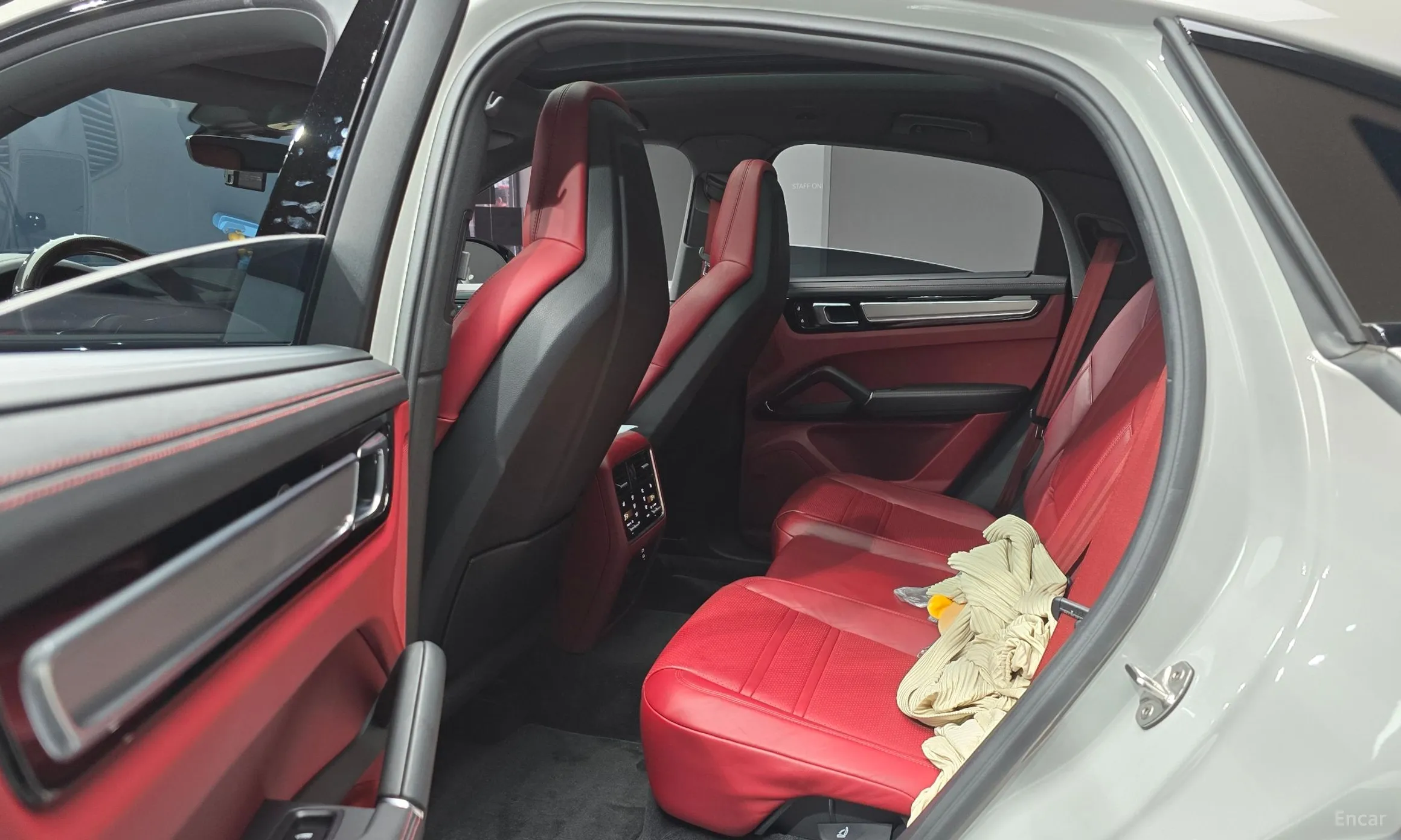 Porsche Cayenne (PO536) превью 12