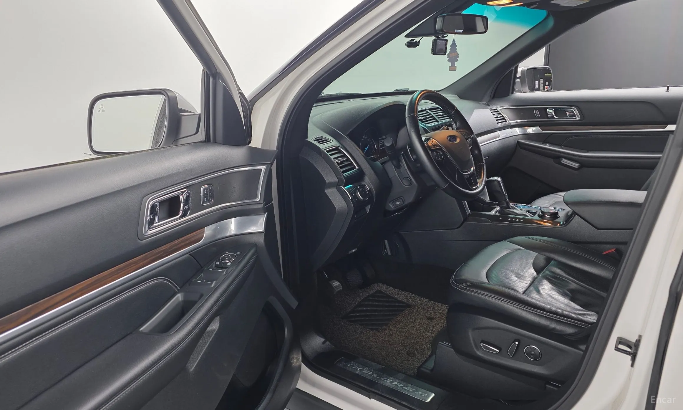 Ford Explorer превью 11