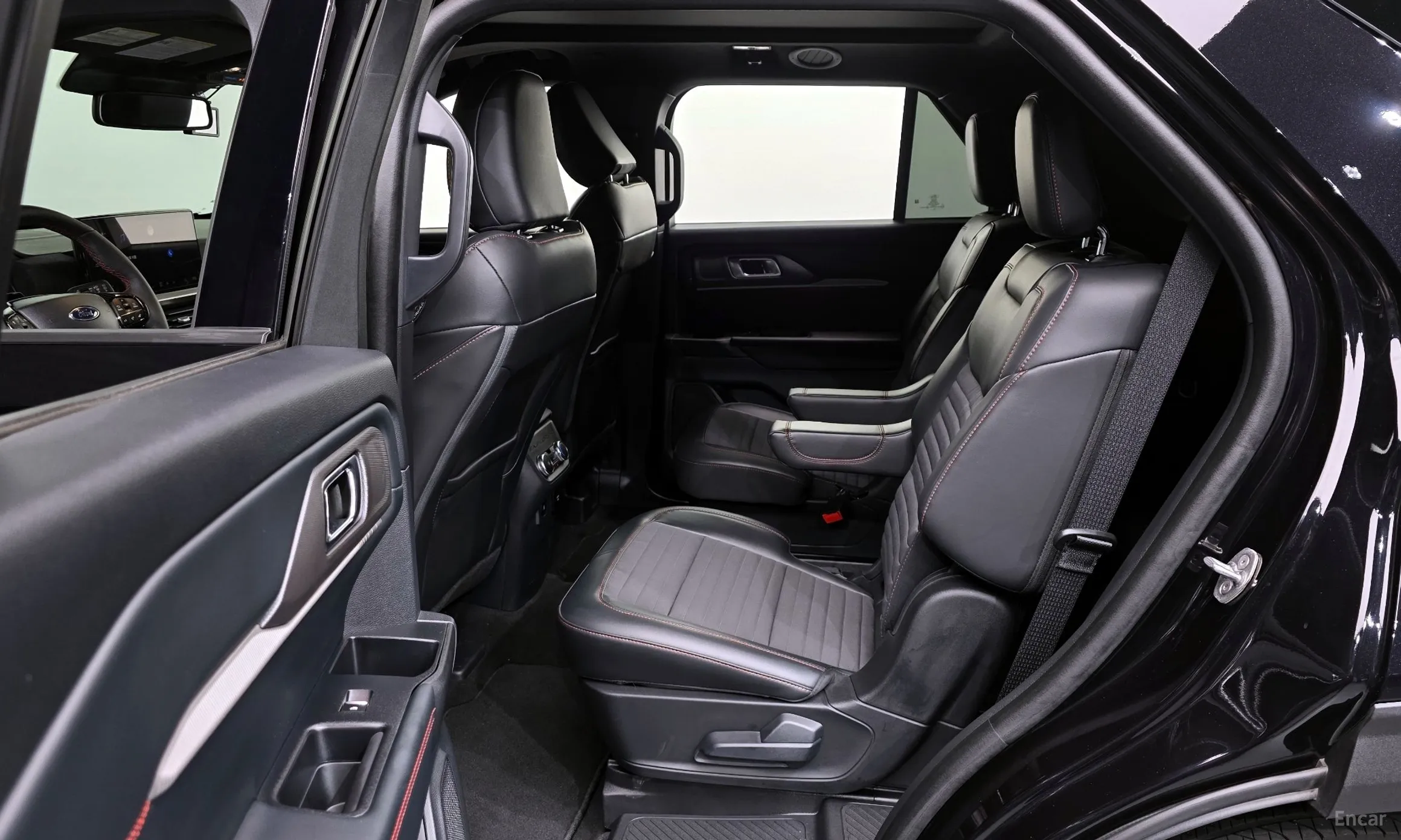 Ford Explorer 6th Generation превью 20