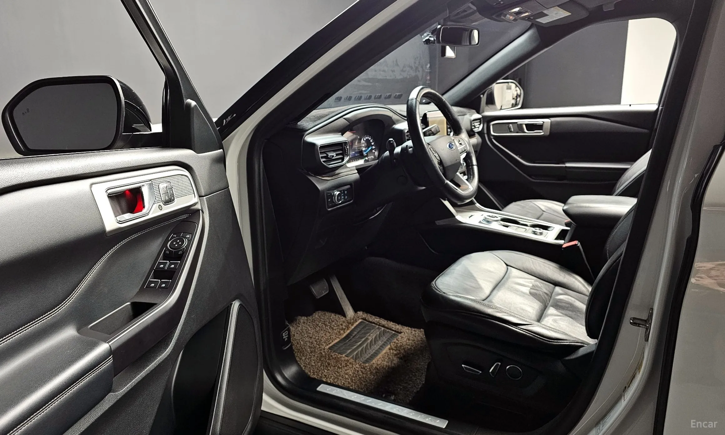 Ford Explorer 6th Generation превью 12