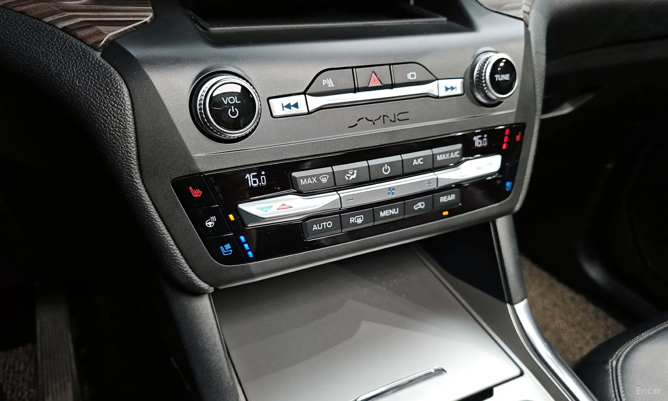 Ford Explorer 6th Generation превью 16
