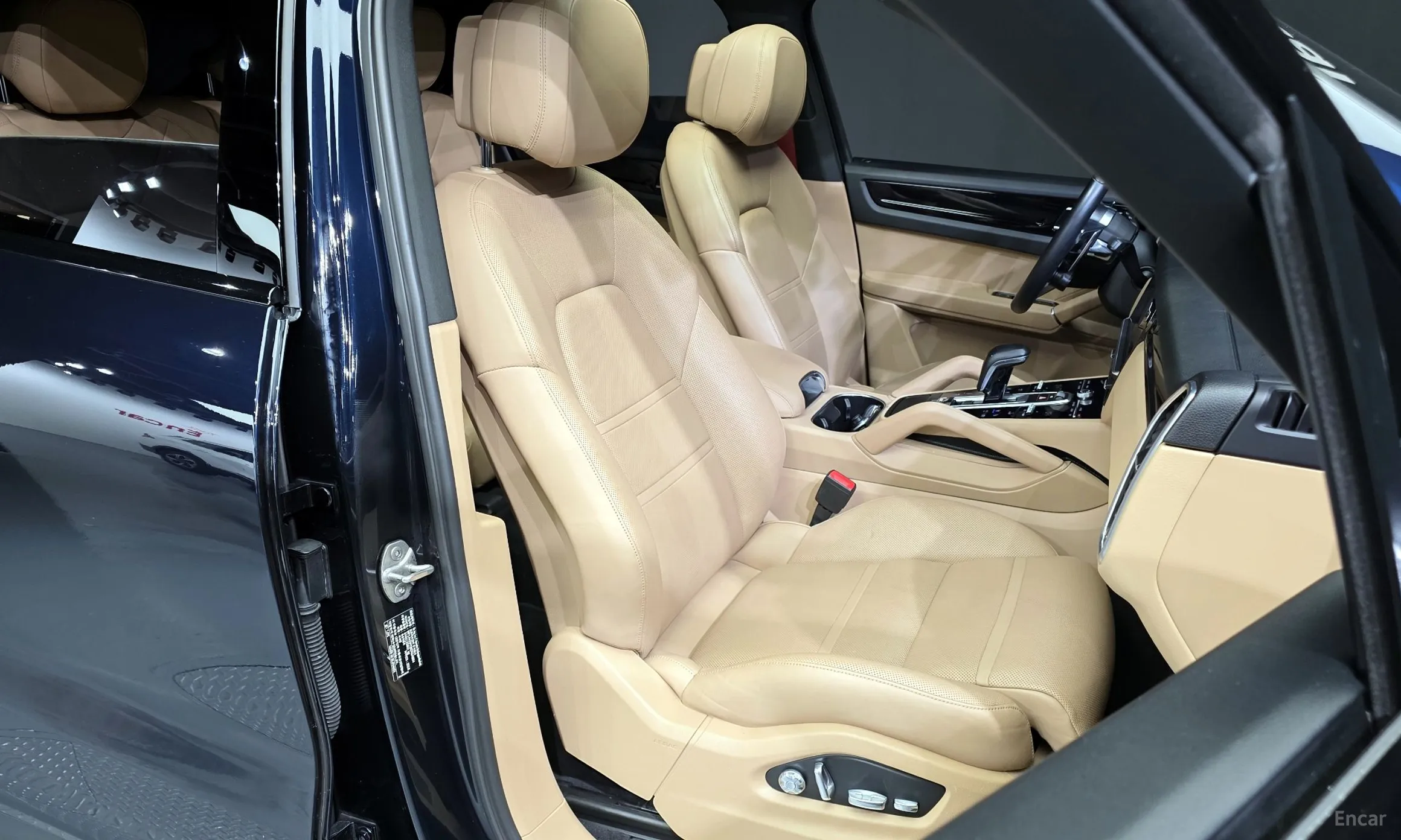 Porsche Cayenne (PO536) превью 12