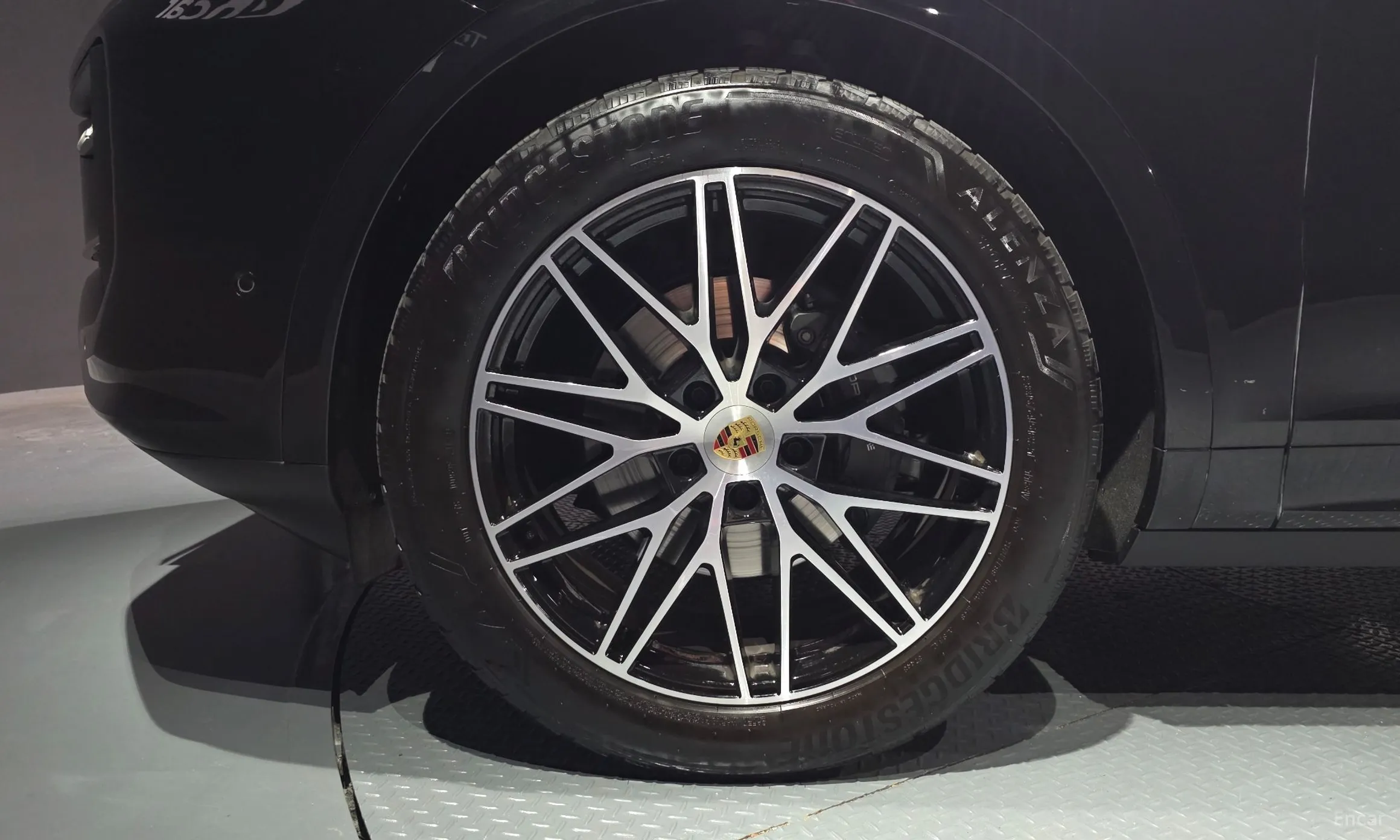Porsche Cayenne (PO536) превью 5