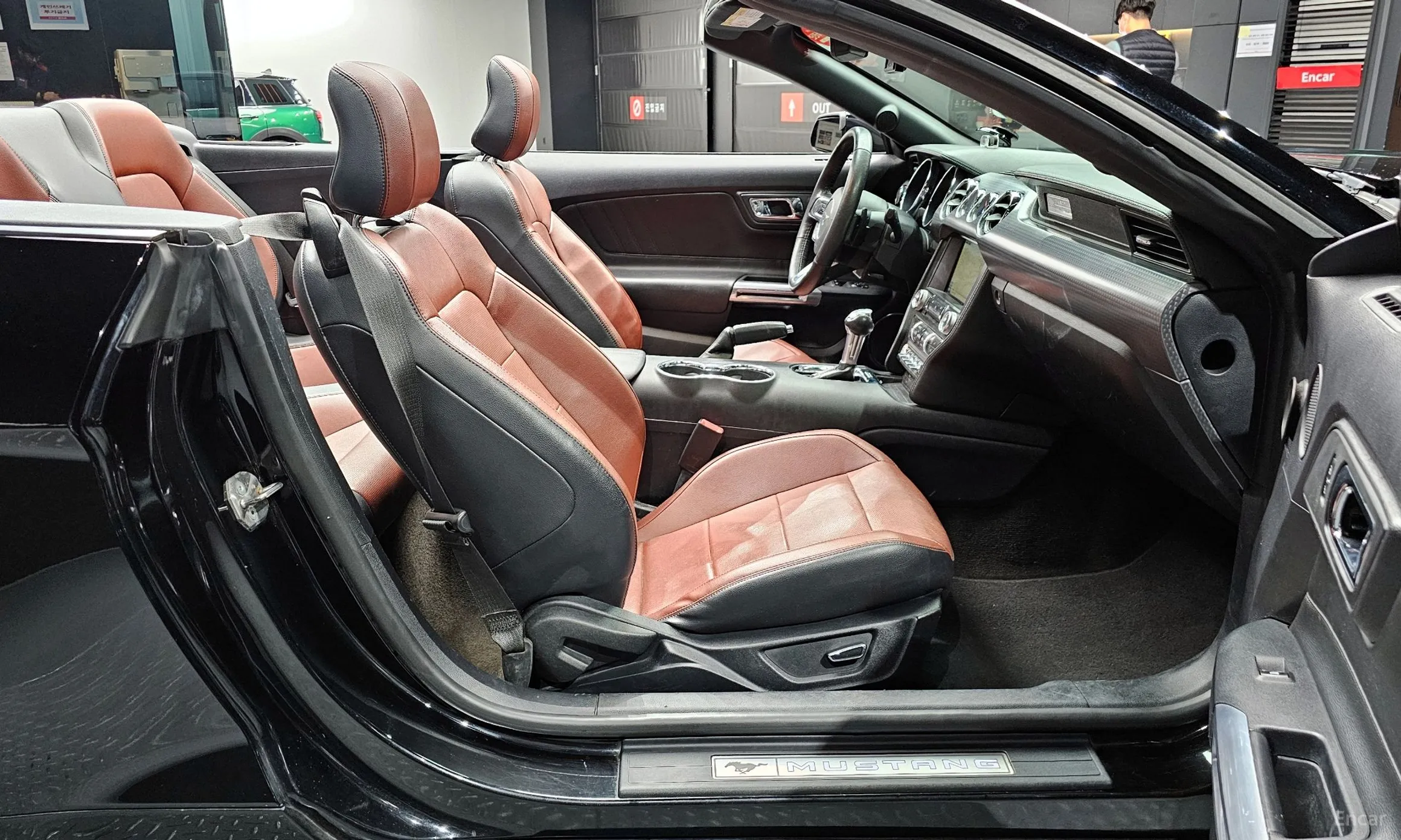 Ford Mustang превью 10