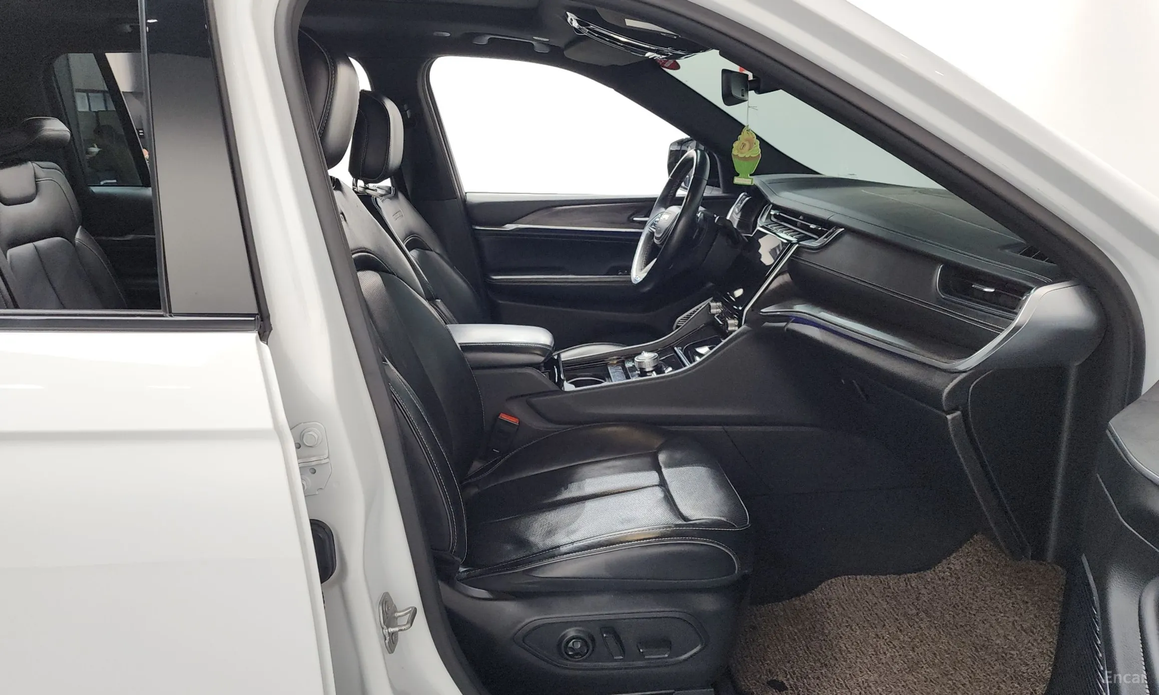 Jeep Grand Cherokee (WL) превью 11