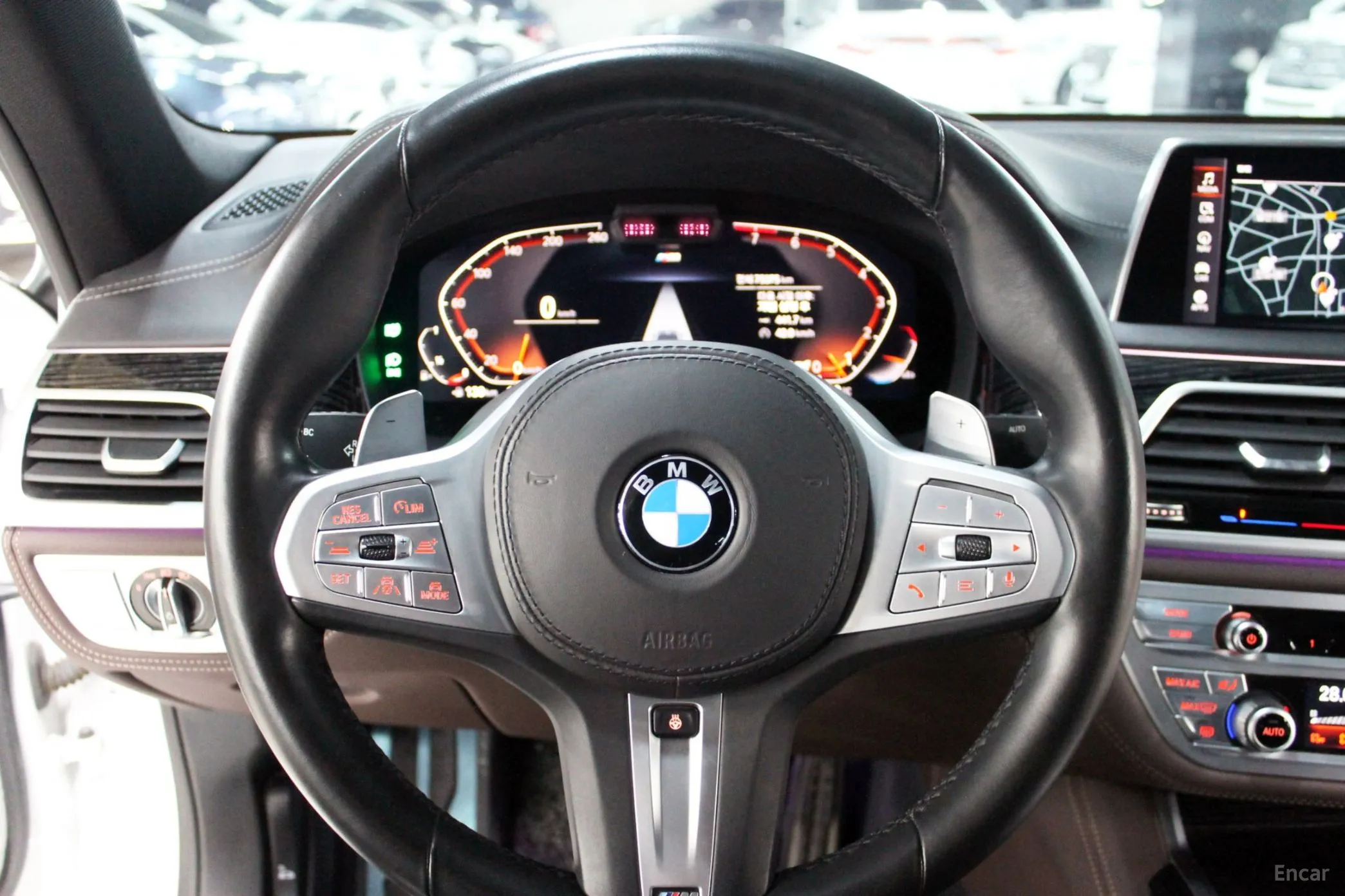 BMW 7 Series (G11) превью 13