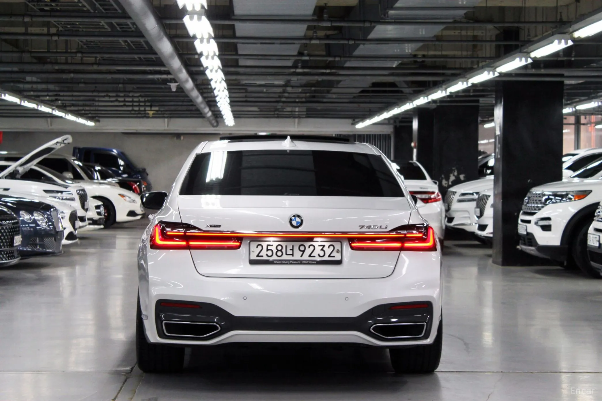 BMW 7 Series (G11) превью 5