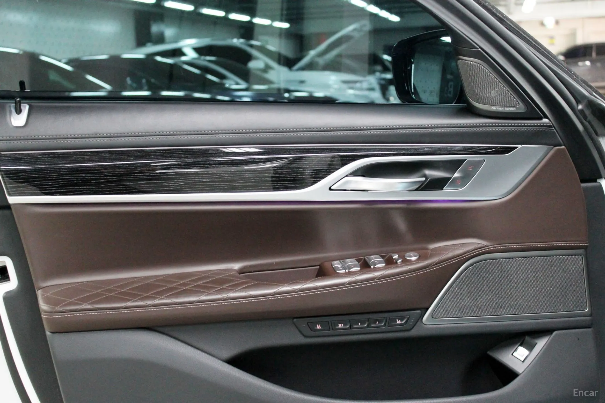 BMW 7 Series (G11) превью 7
