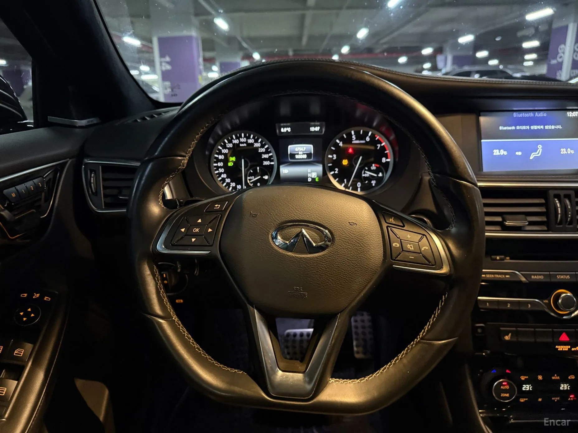 Infiniti Q30 превью 10