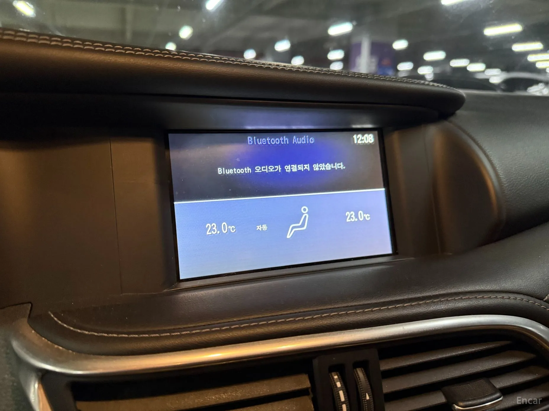 Infiniti Q30 превью 12