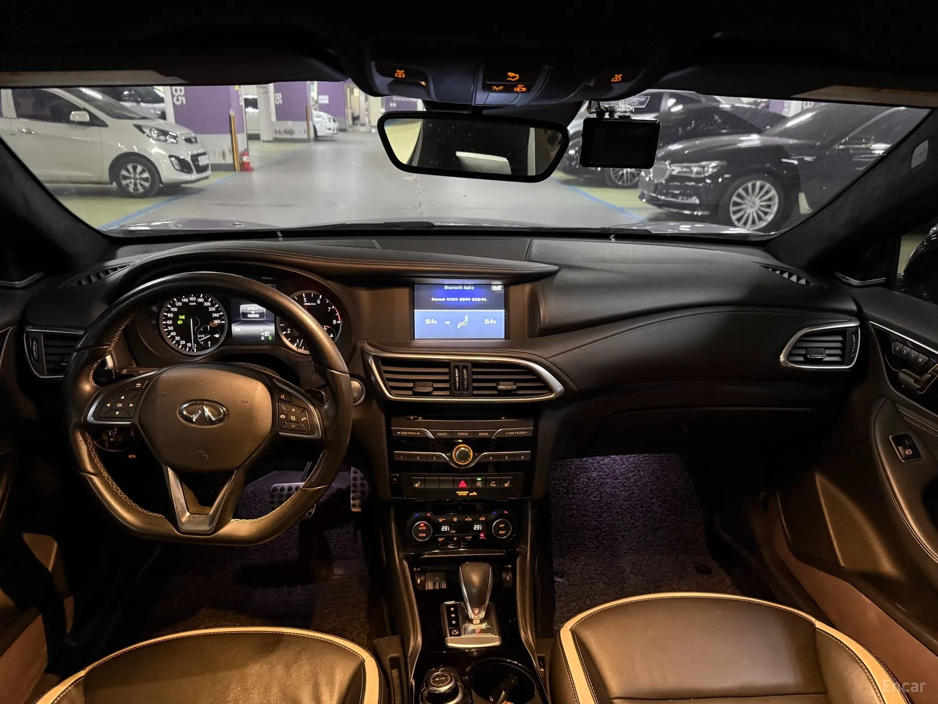 Infiniti Q30 превью 7