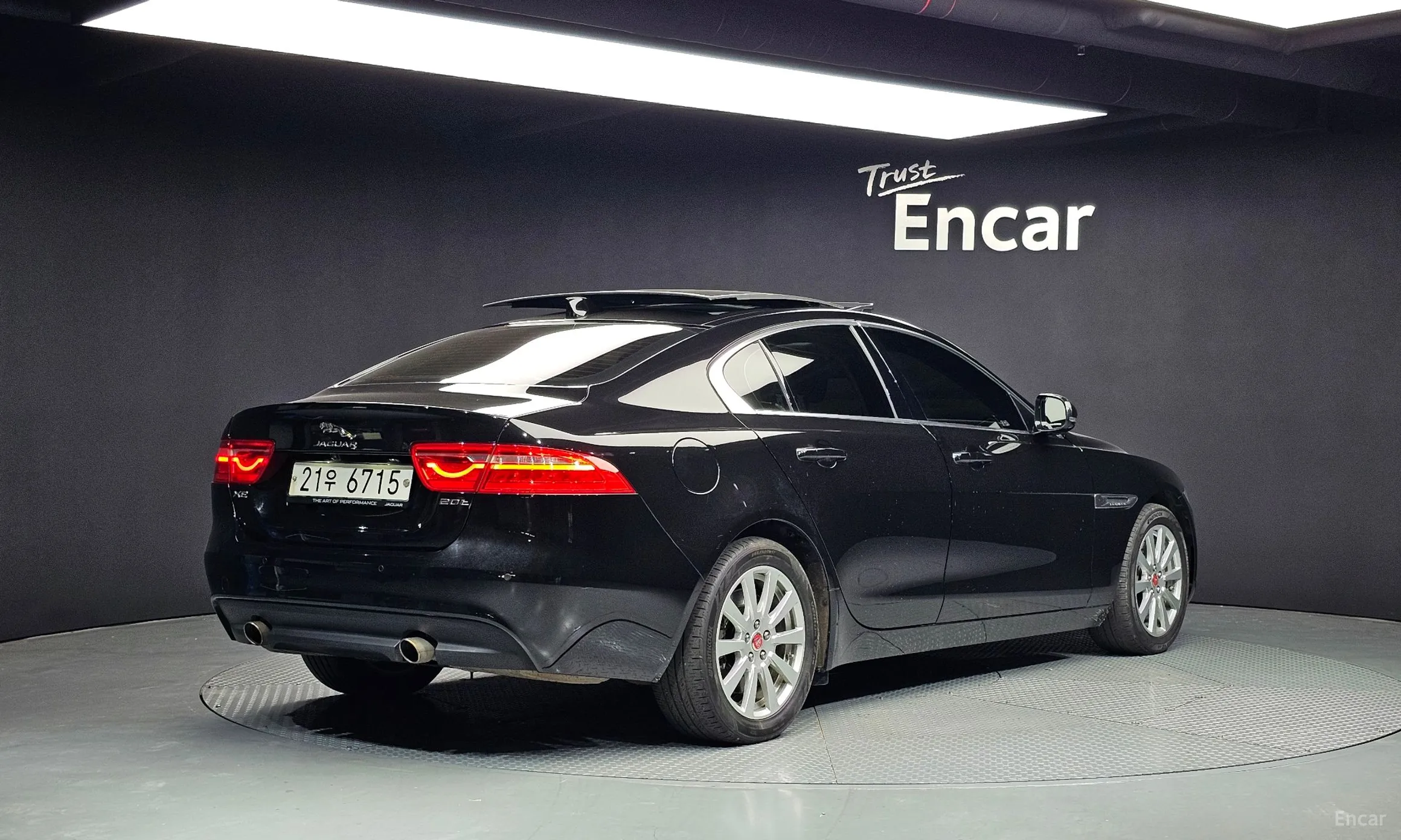 Jaguar XE