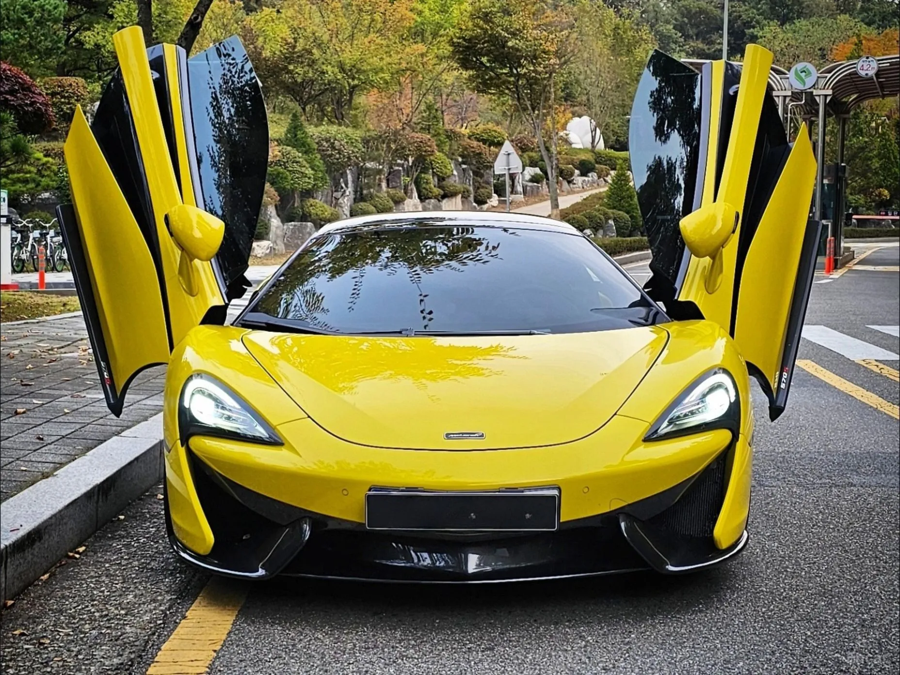 McLaren 570S