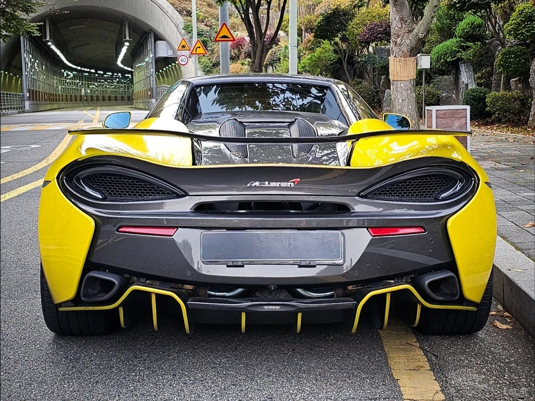 McLaren 570S превью 8