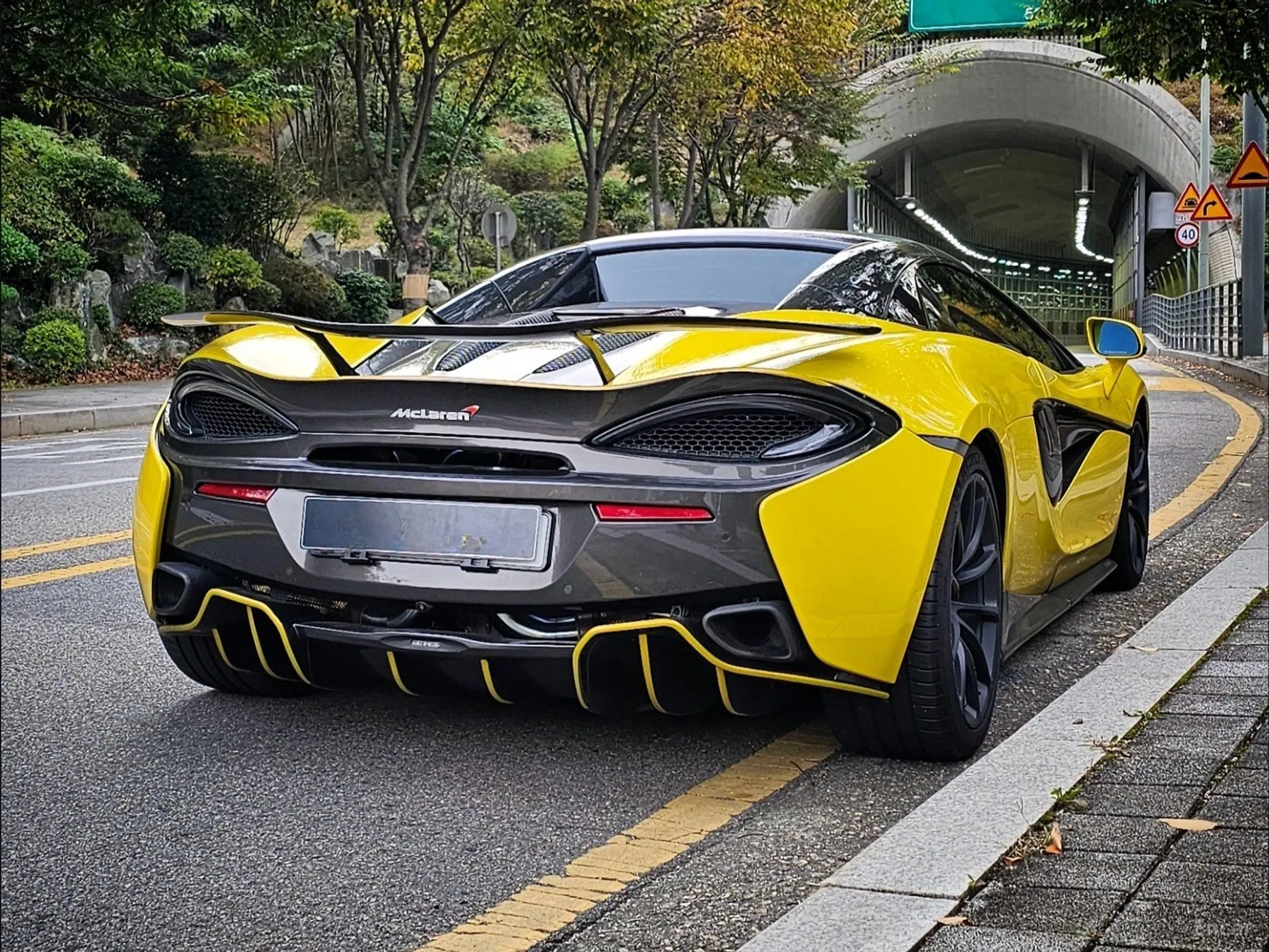 McLaren 570S превью 9