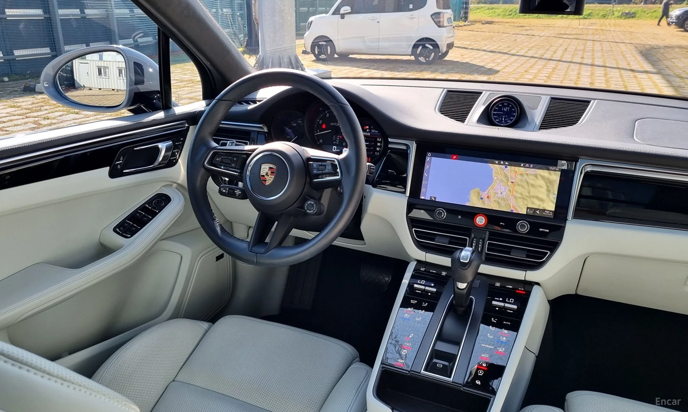 Porsche Macan превью 10