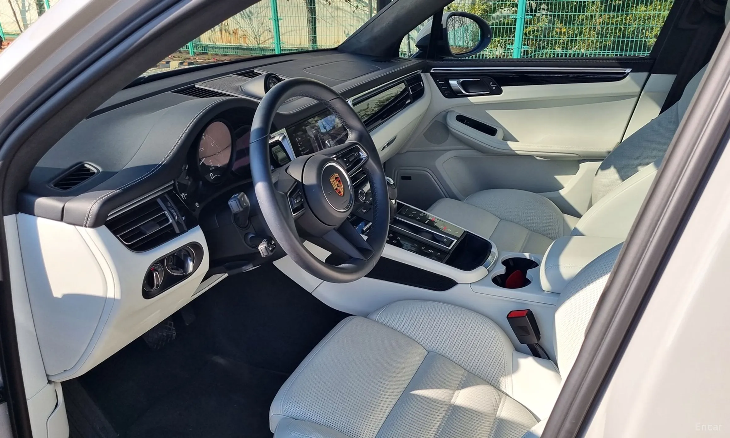 Porsche Macan превью 11