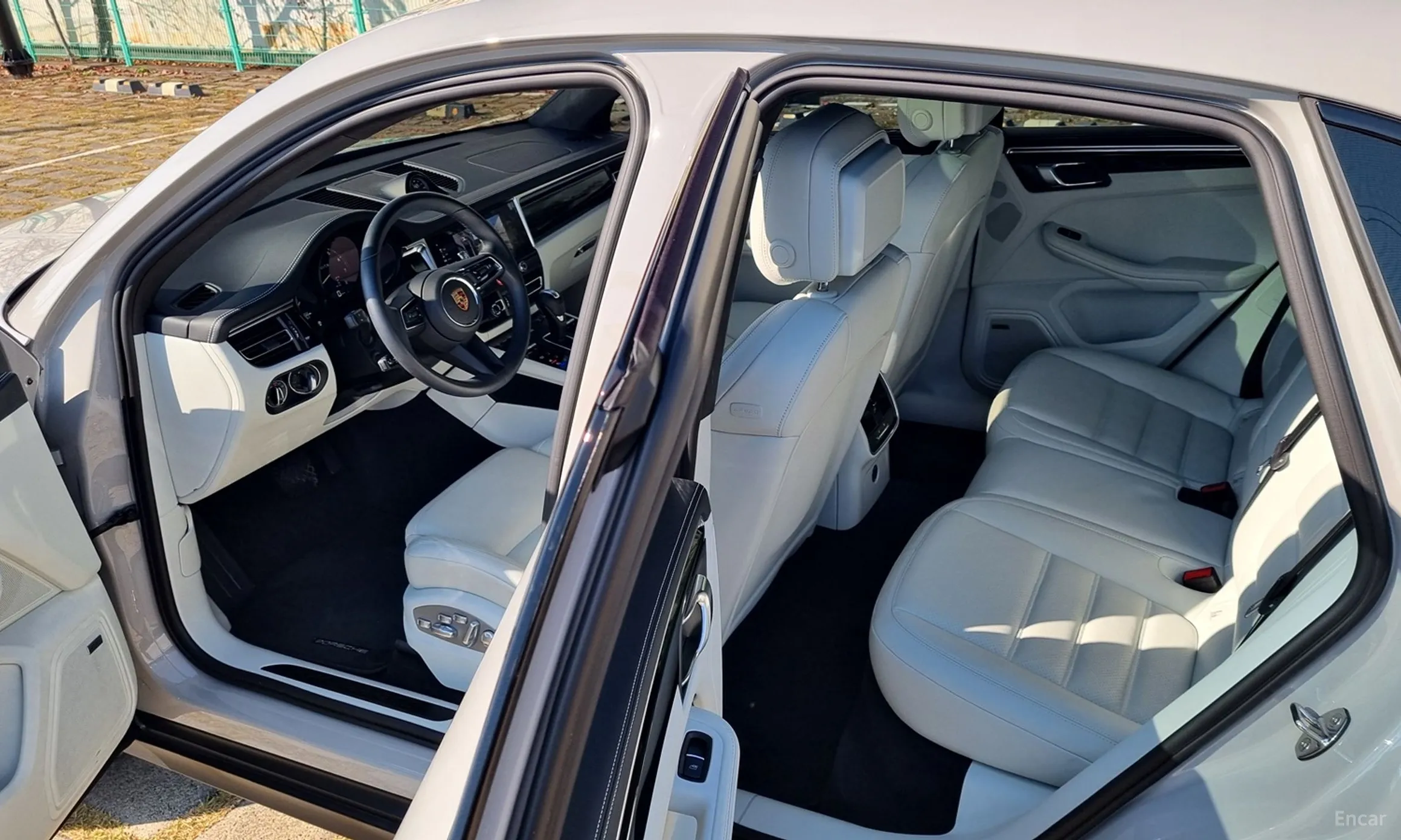 Porsche Macan превью 15