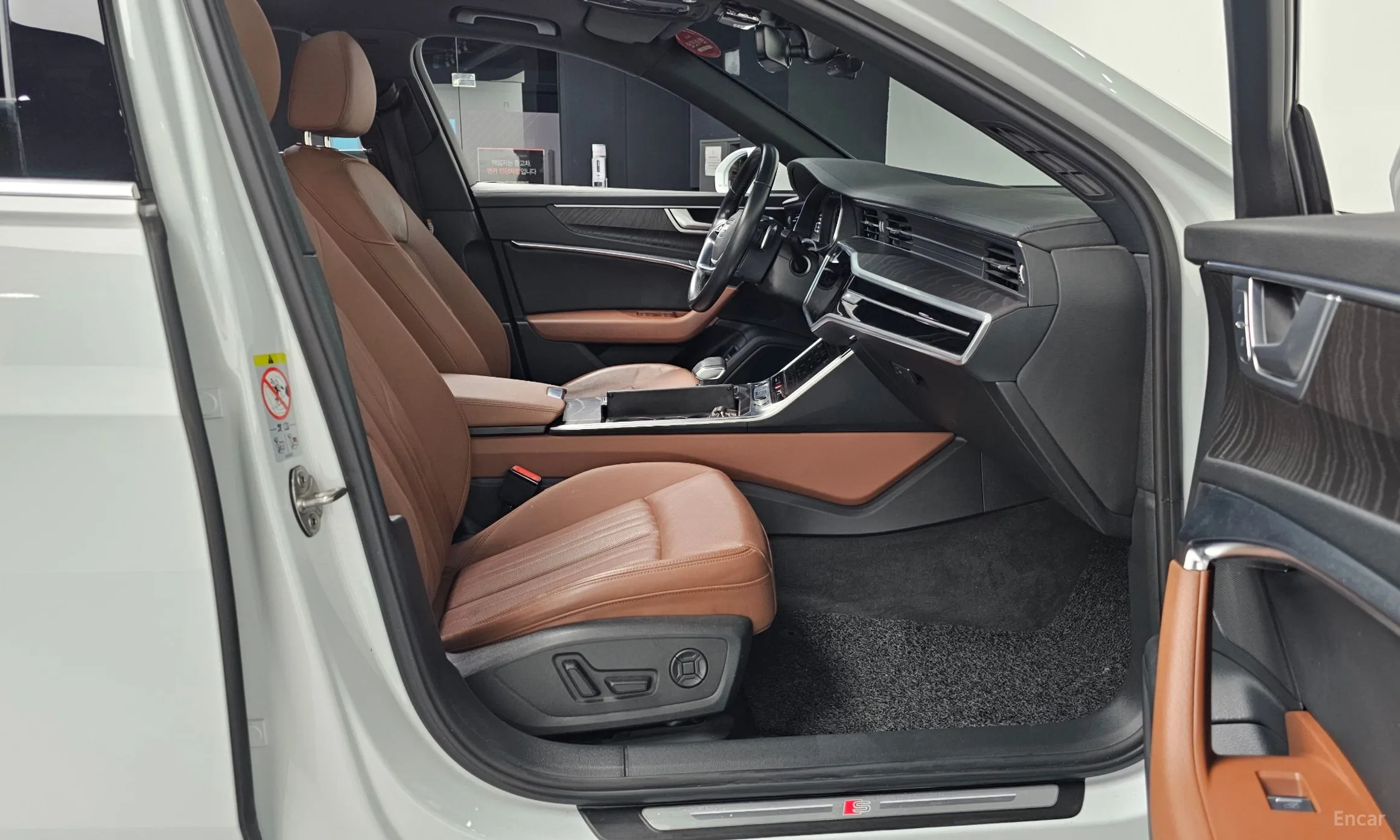Audi A6 (C8) превью 11