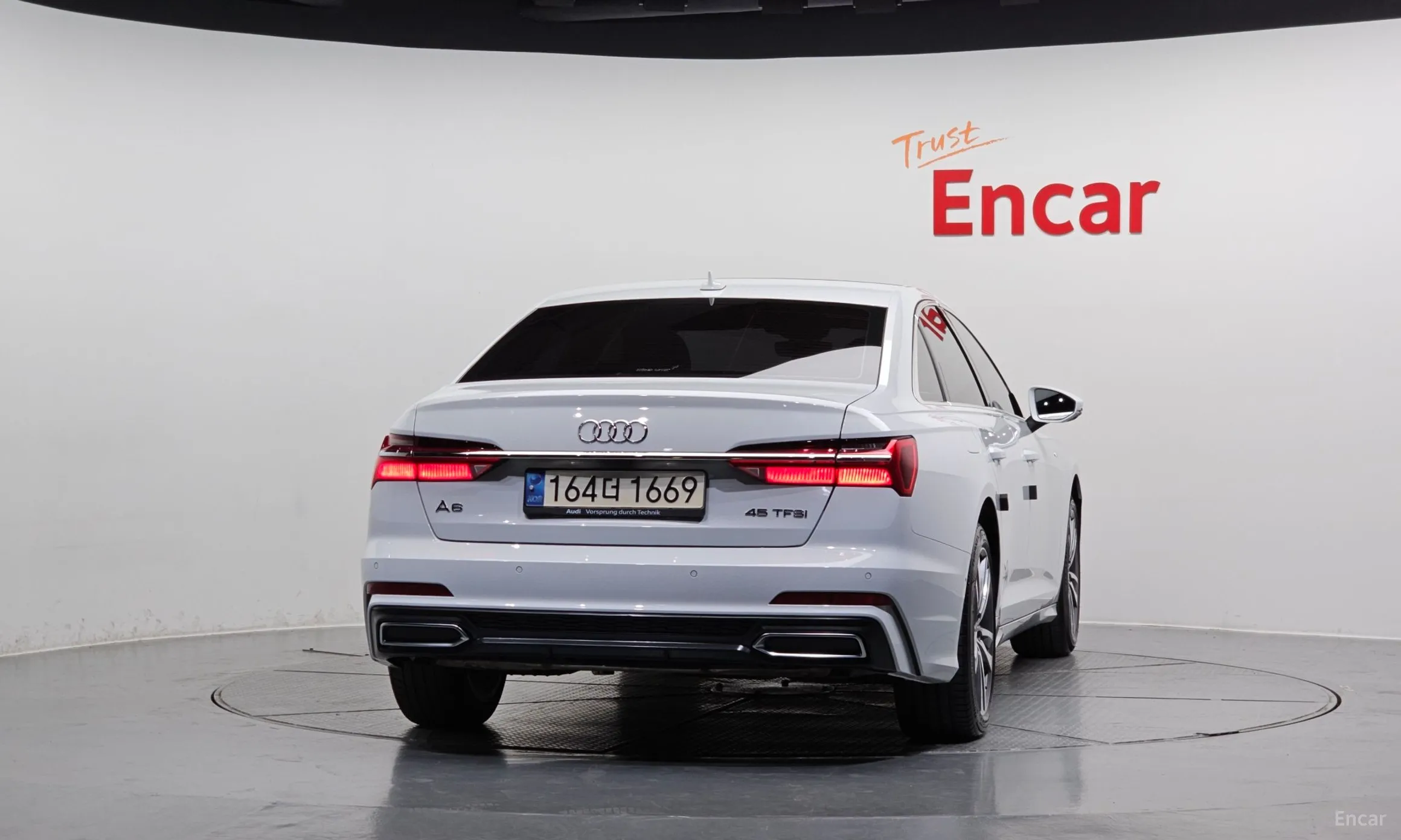 Audi A6 (C8) превью 4