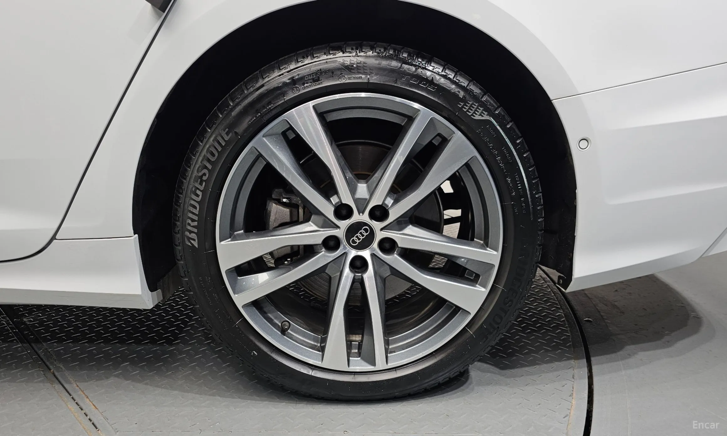 Audi A6 (C8) превью 5