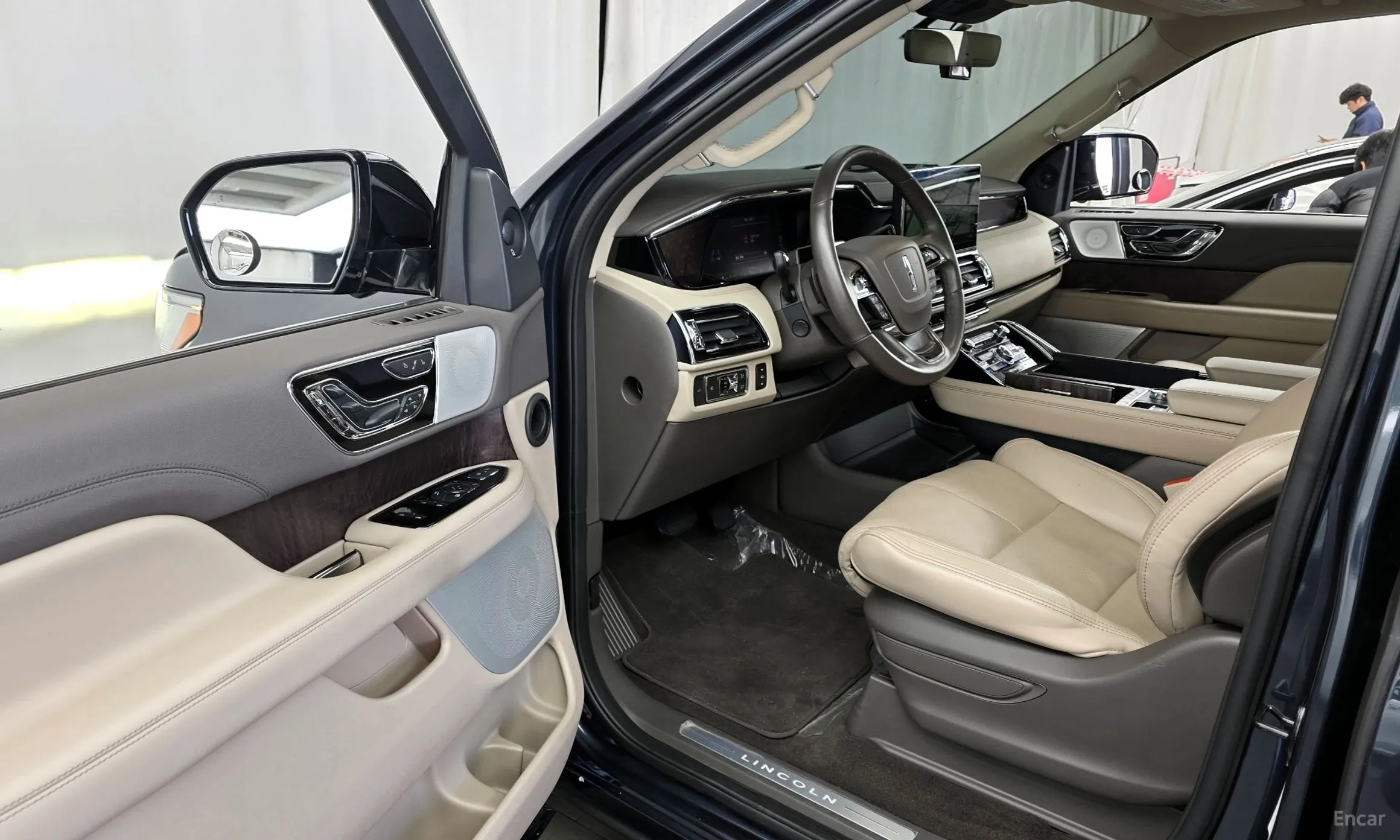 Lincoln Navigator 4th generation превью 10