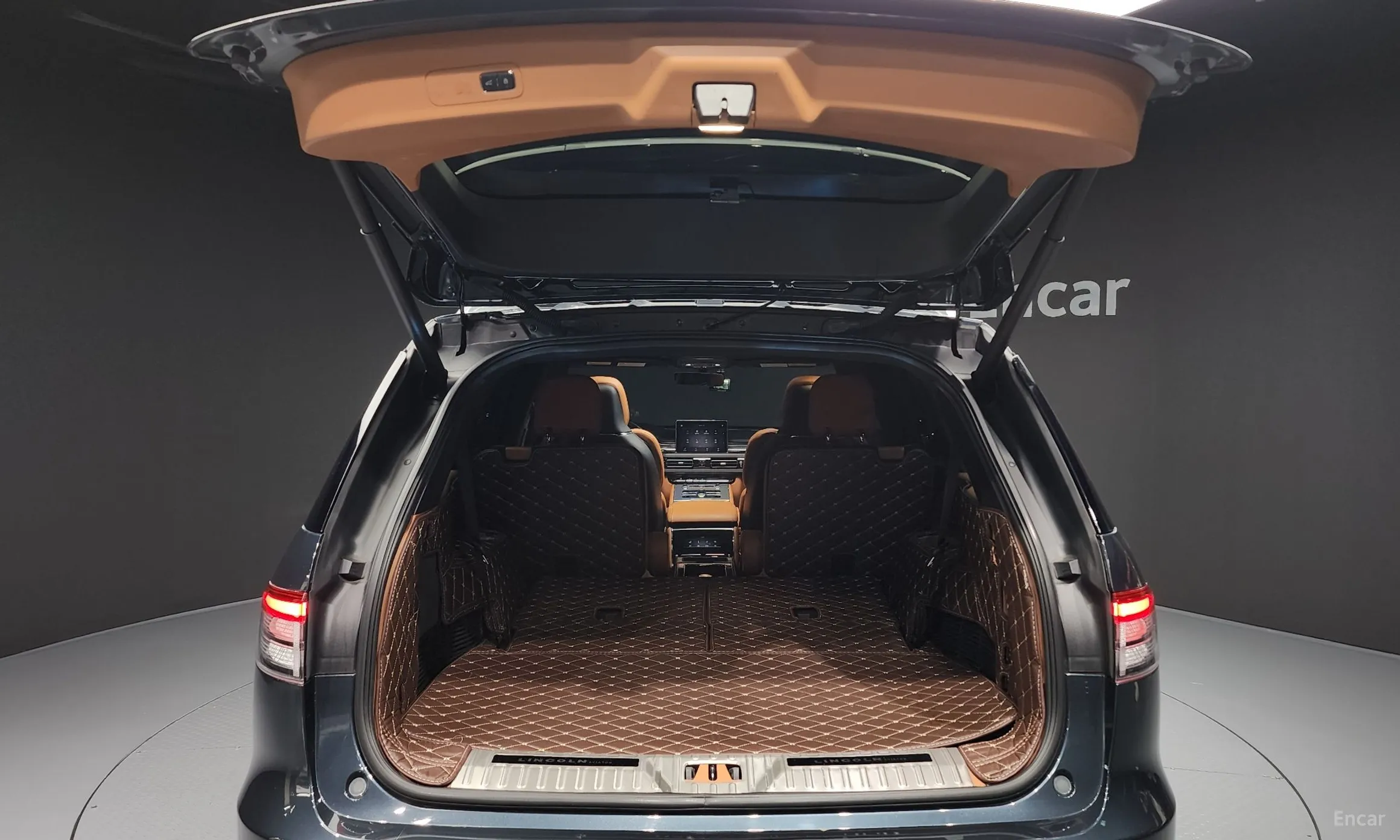 Lincoln Aviator 2nd Generation превью 20