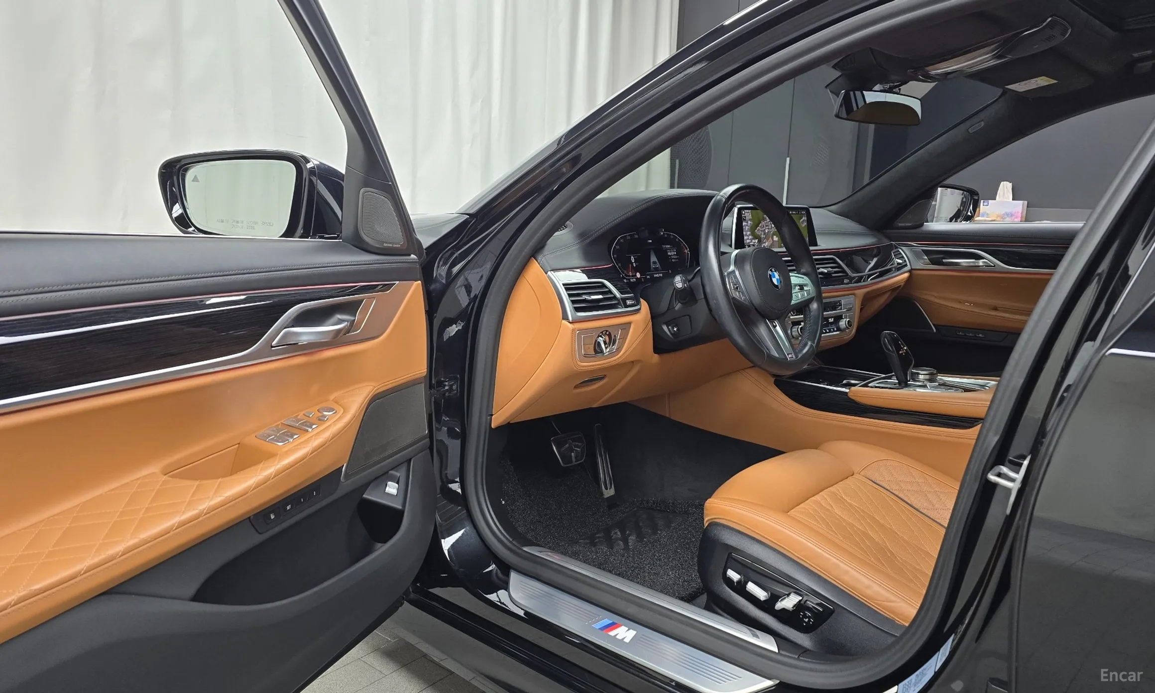 BMW 7 Series (G11) превью 11