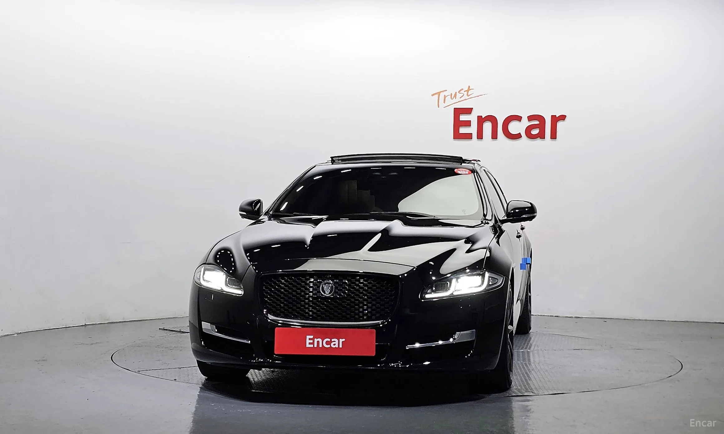 Jaguar All New XJ превью 3