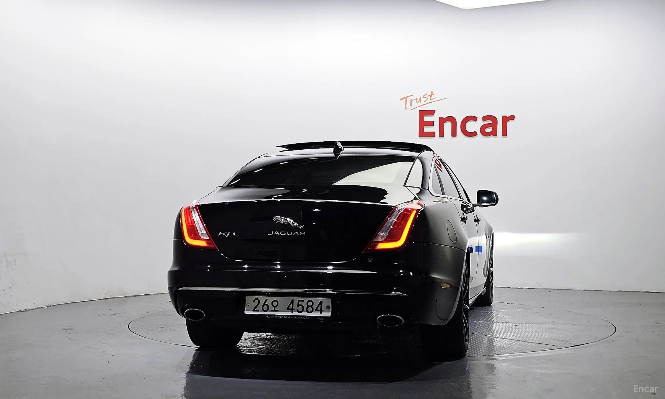 Jaguar All New XJ превью 4