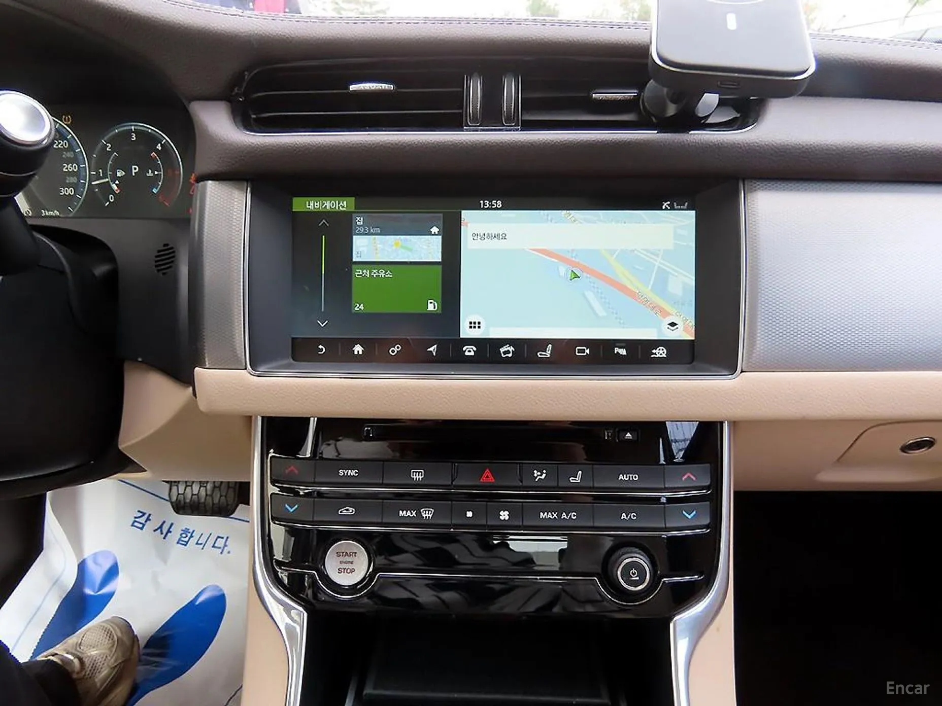 Jaguar XF (x260) превью 13