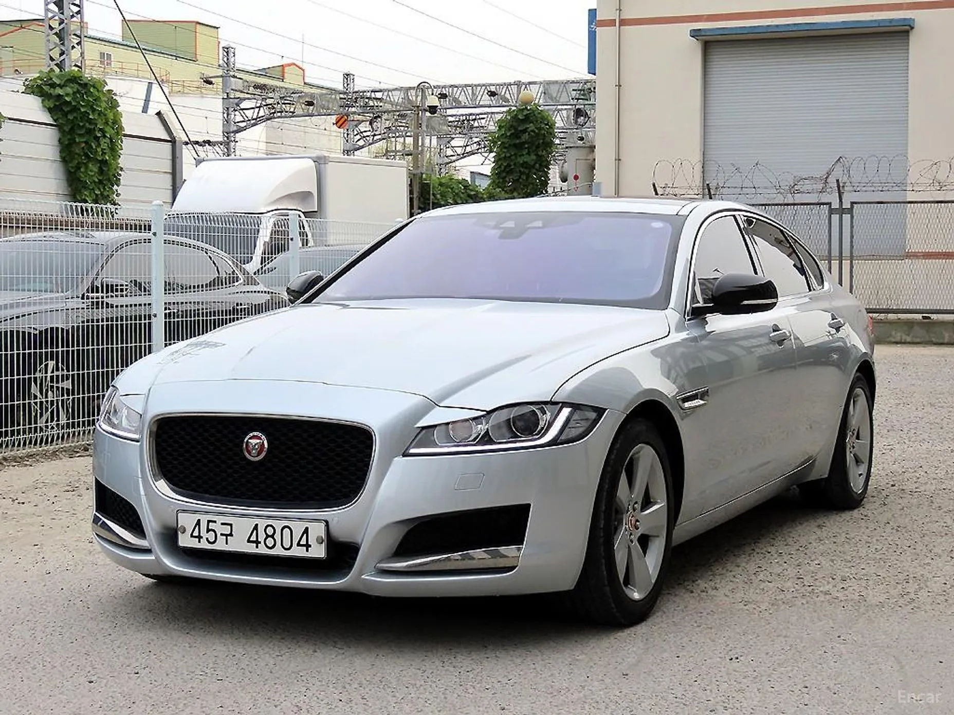 Jaguar XF (x260)
