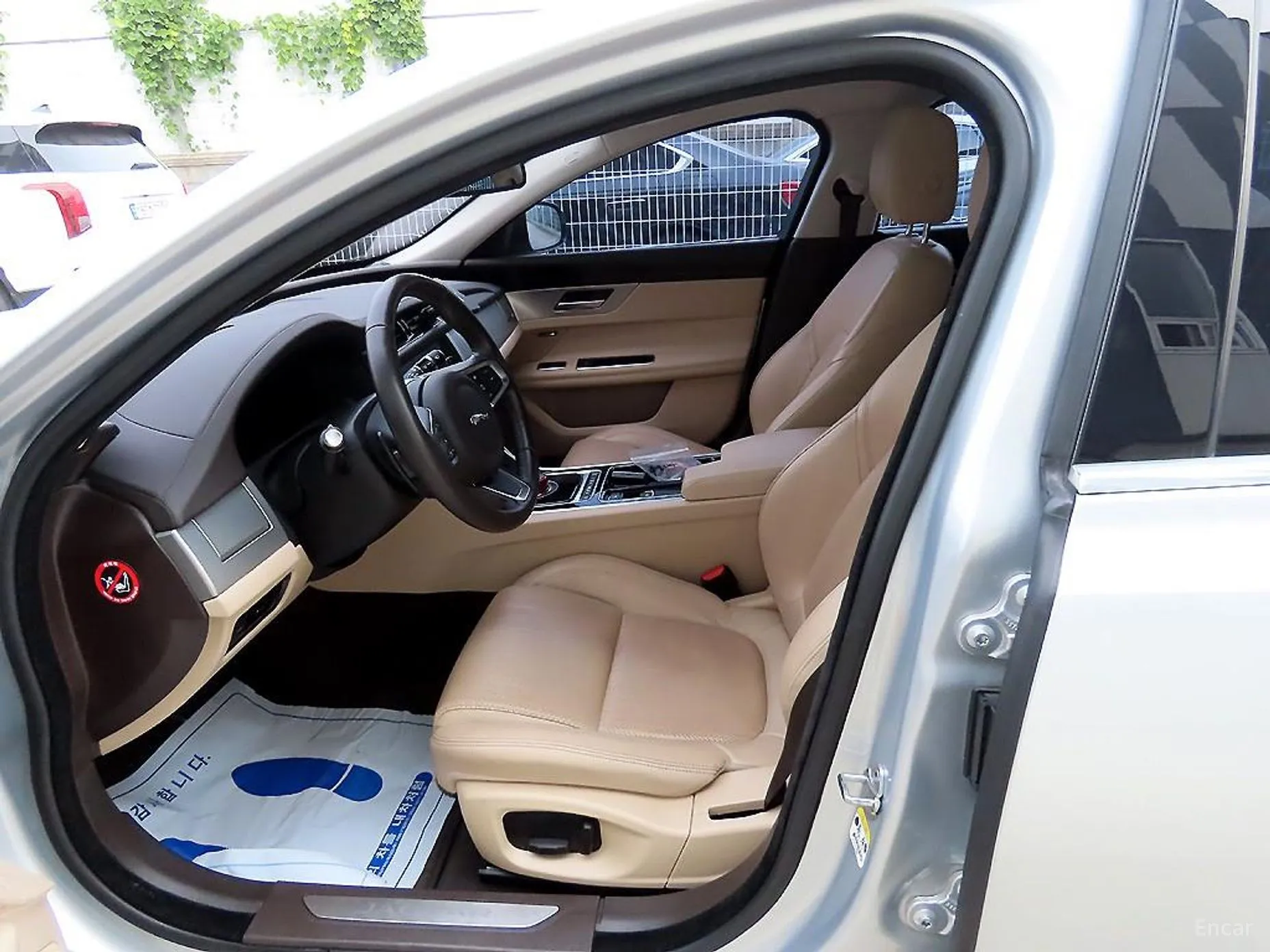 Jaguar XF (x260) превью 5
