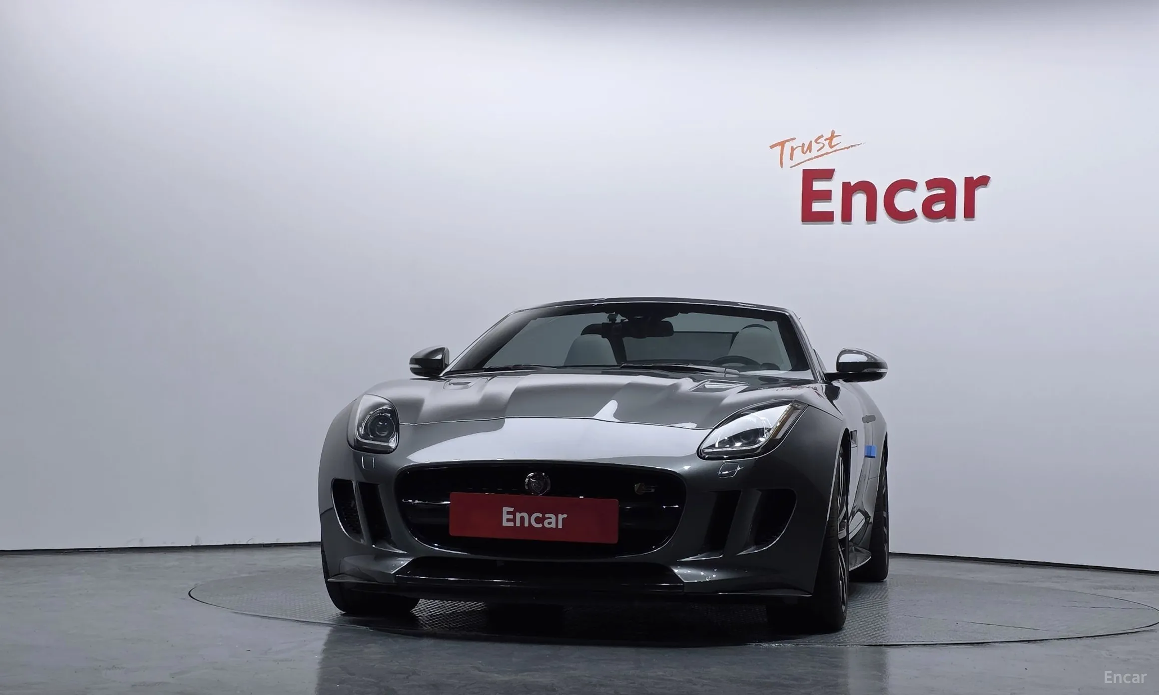 Jaguar F-TYPE превью 3
