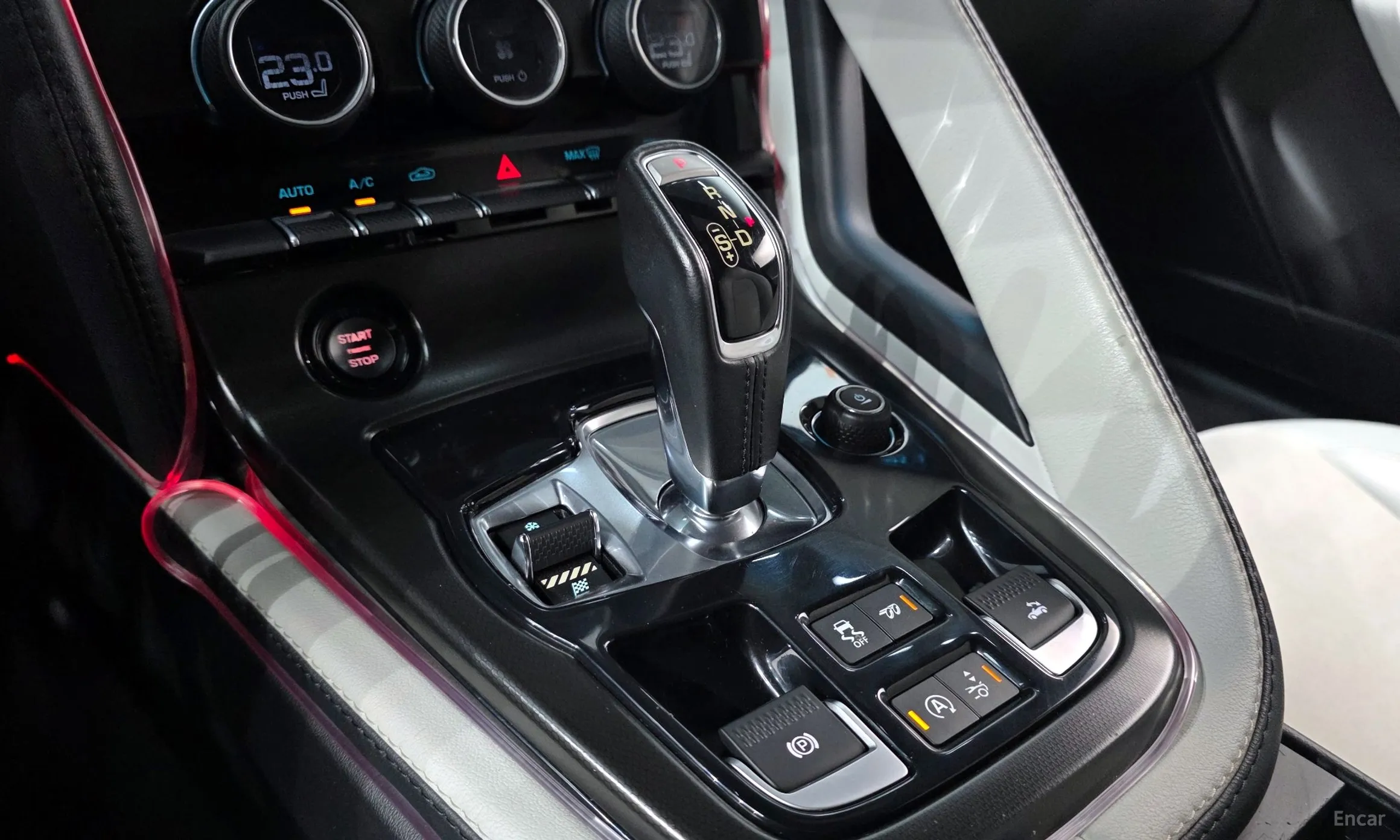 Jaguar F-TYPE превью 9