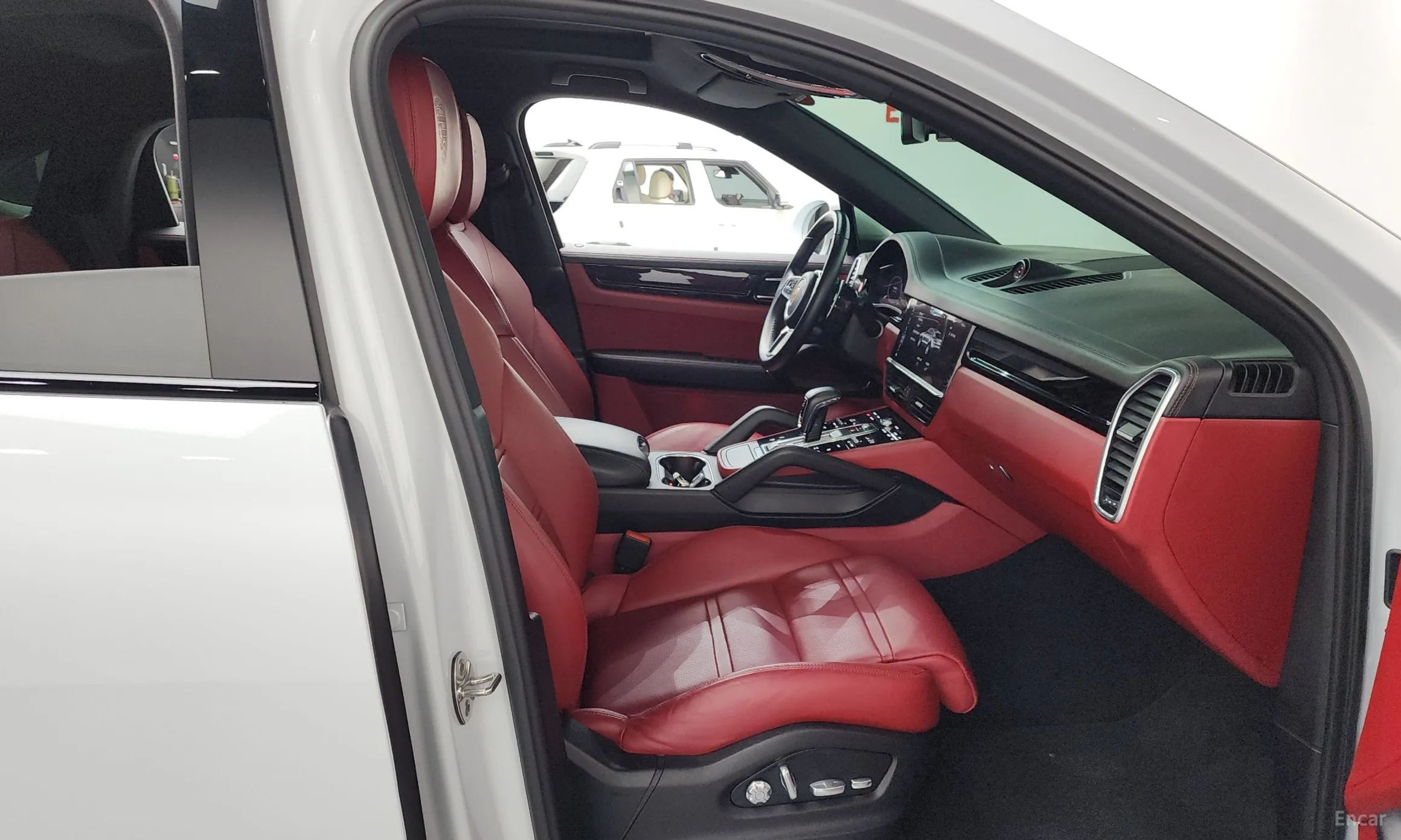 Porsche Cayenne (PO536) превью 11