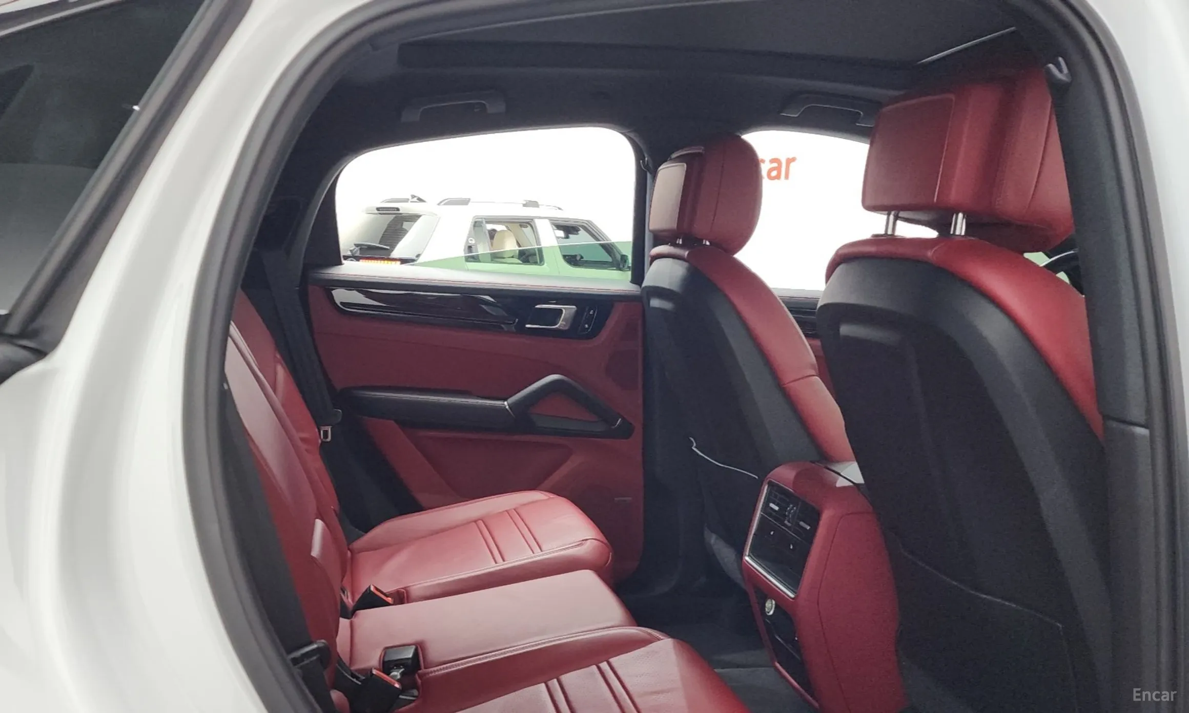 Porsche Cayenne (PO536) превью 12