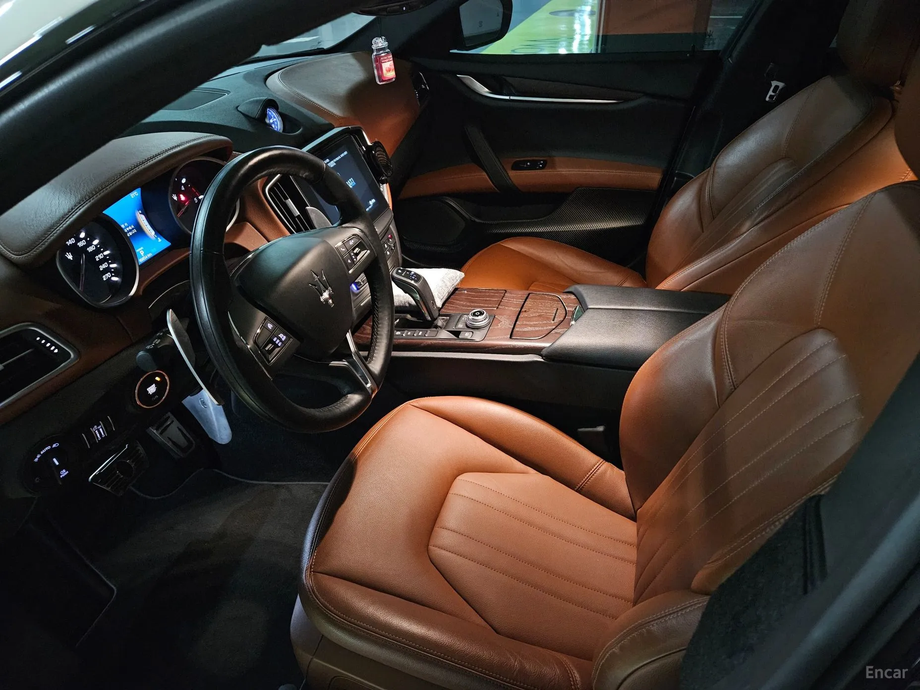 Maserati Ghibli превью 9